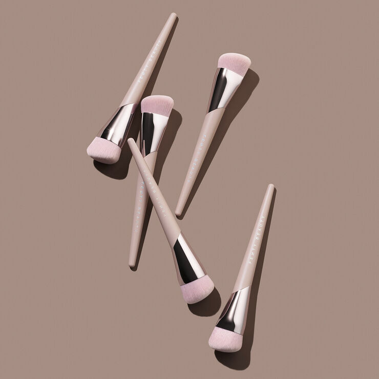 Fenty Beauty by Rihanna Precision Foundation Brush 145 - Makeuppensel