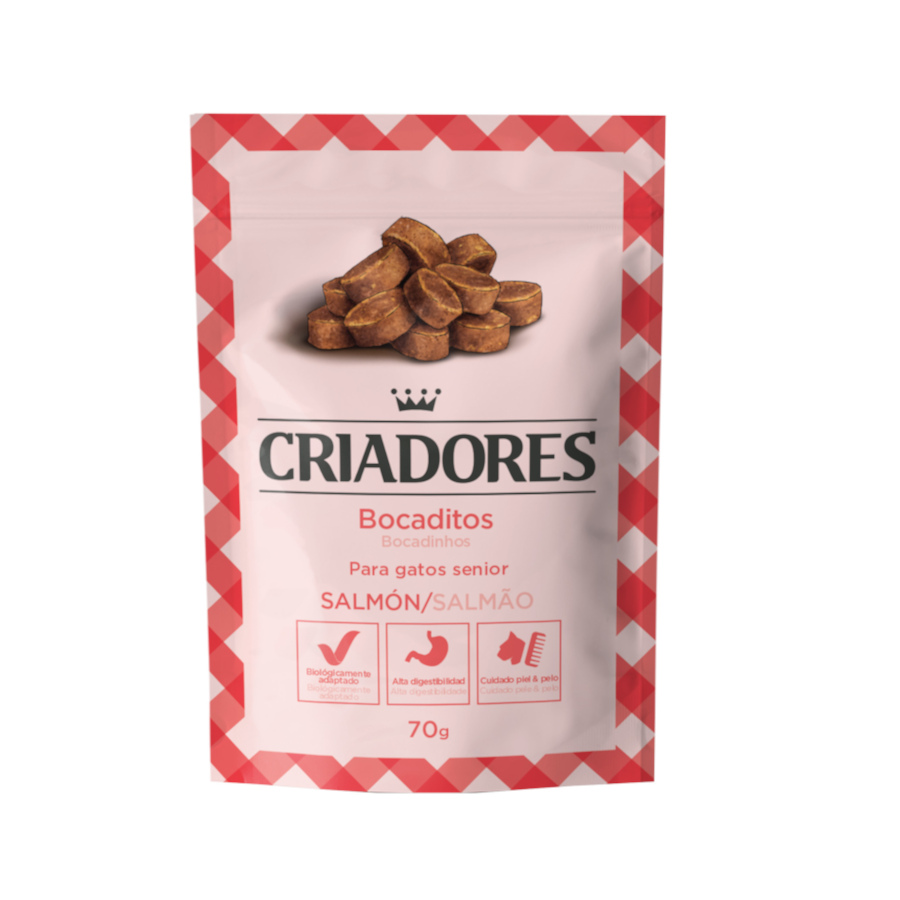 Petiscos de salmão para gatos idosos da marca Breeders.