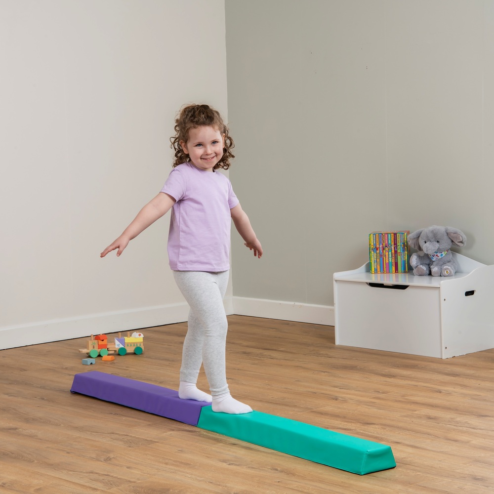 Spielhalle Softplay-Balancebalken