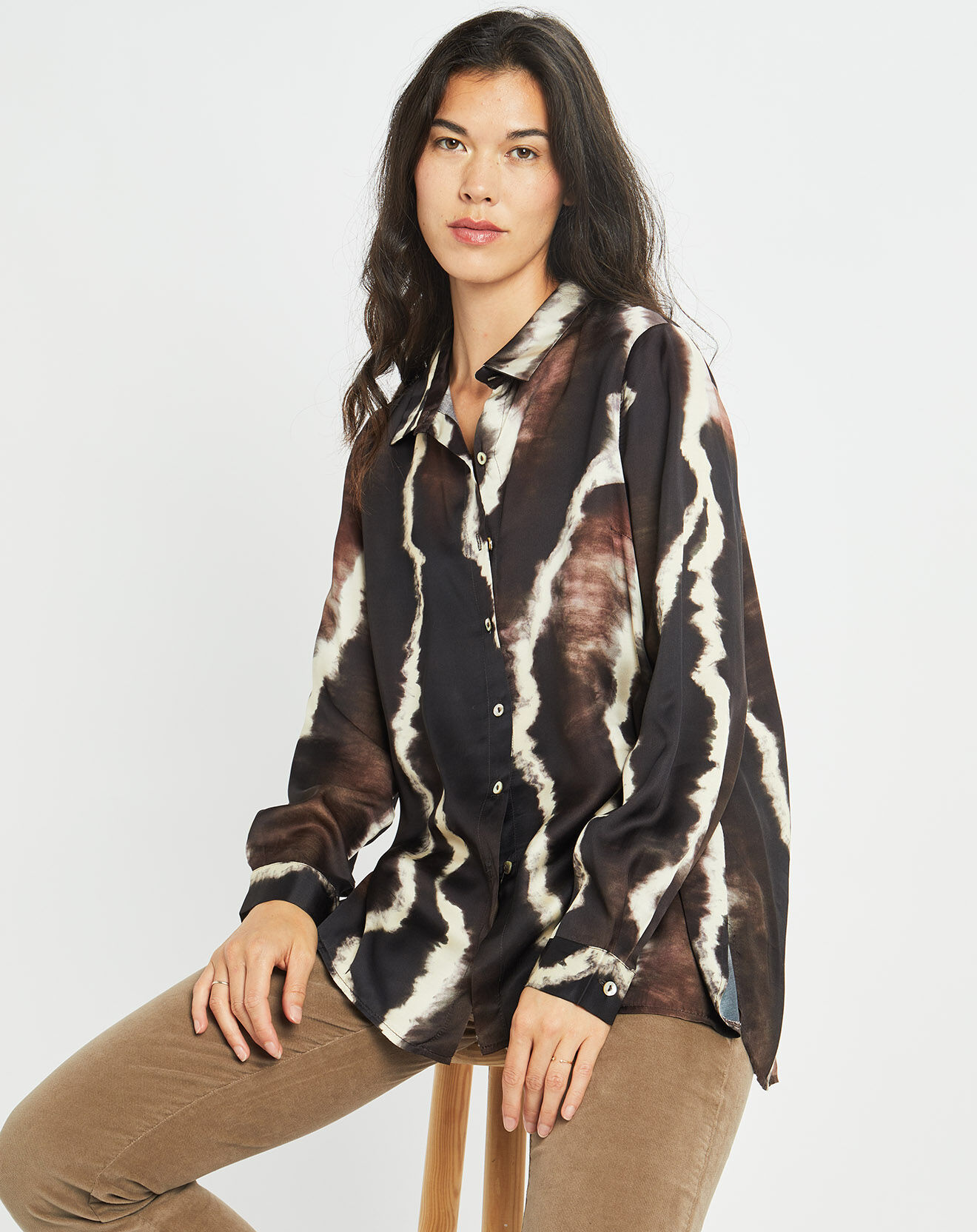 Lauren Vidal Chemise satinée Plume imprimée café