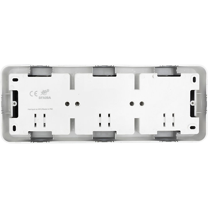 Triple prise avec terre prêt câblée Jacobsen Espen aluminium composable
