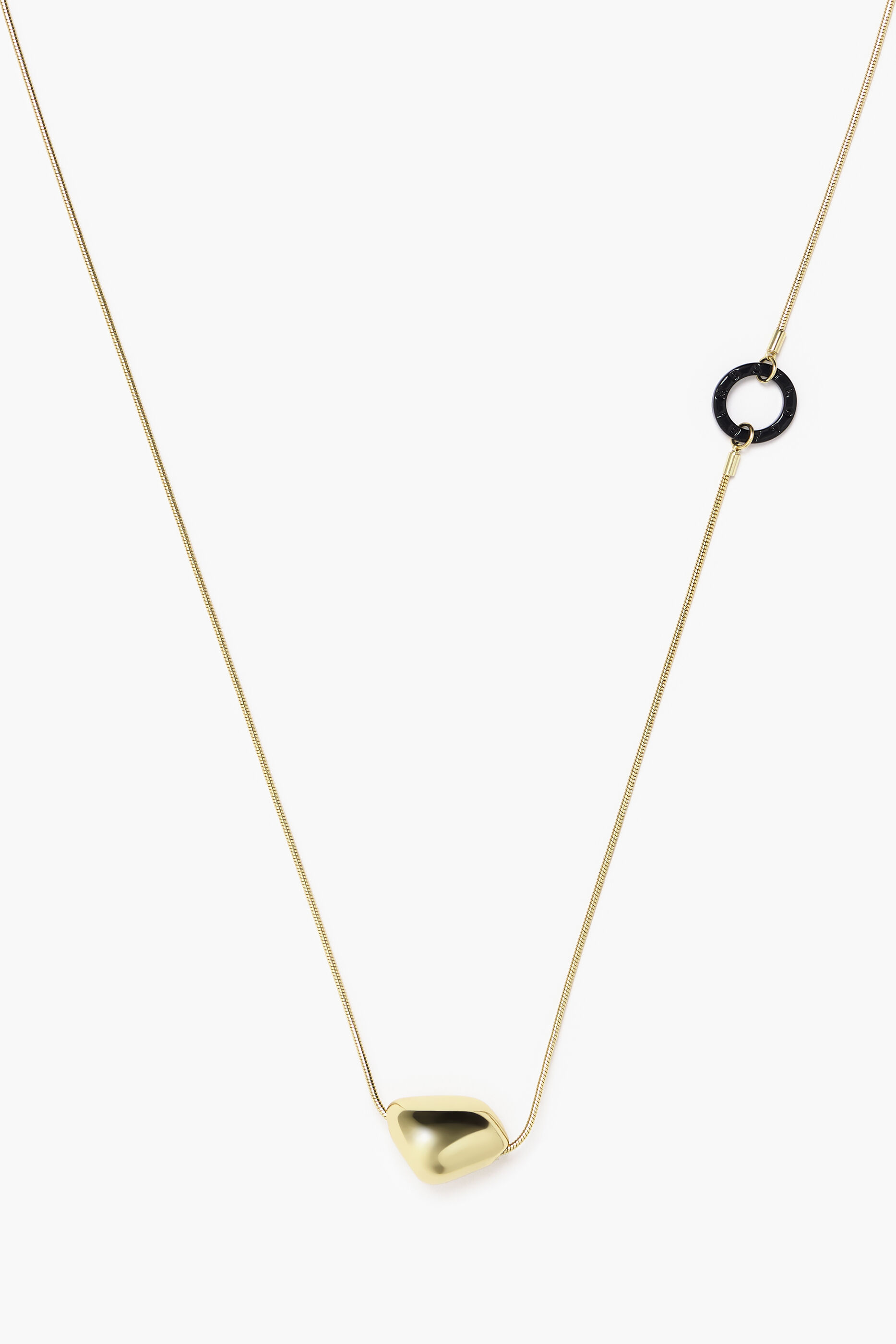 Colar preto e dourado