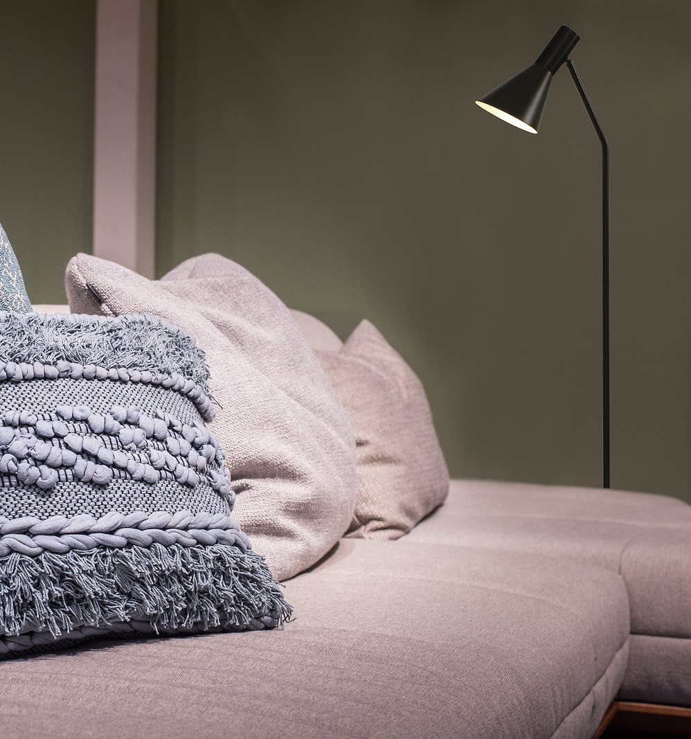 Ceres gulvlampe Sort med ledning og bryter E27 max 40W