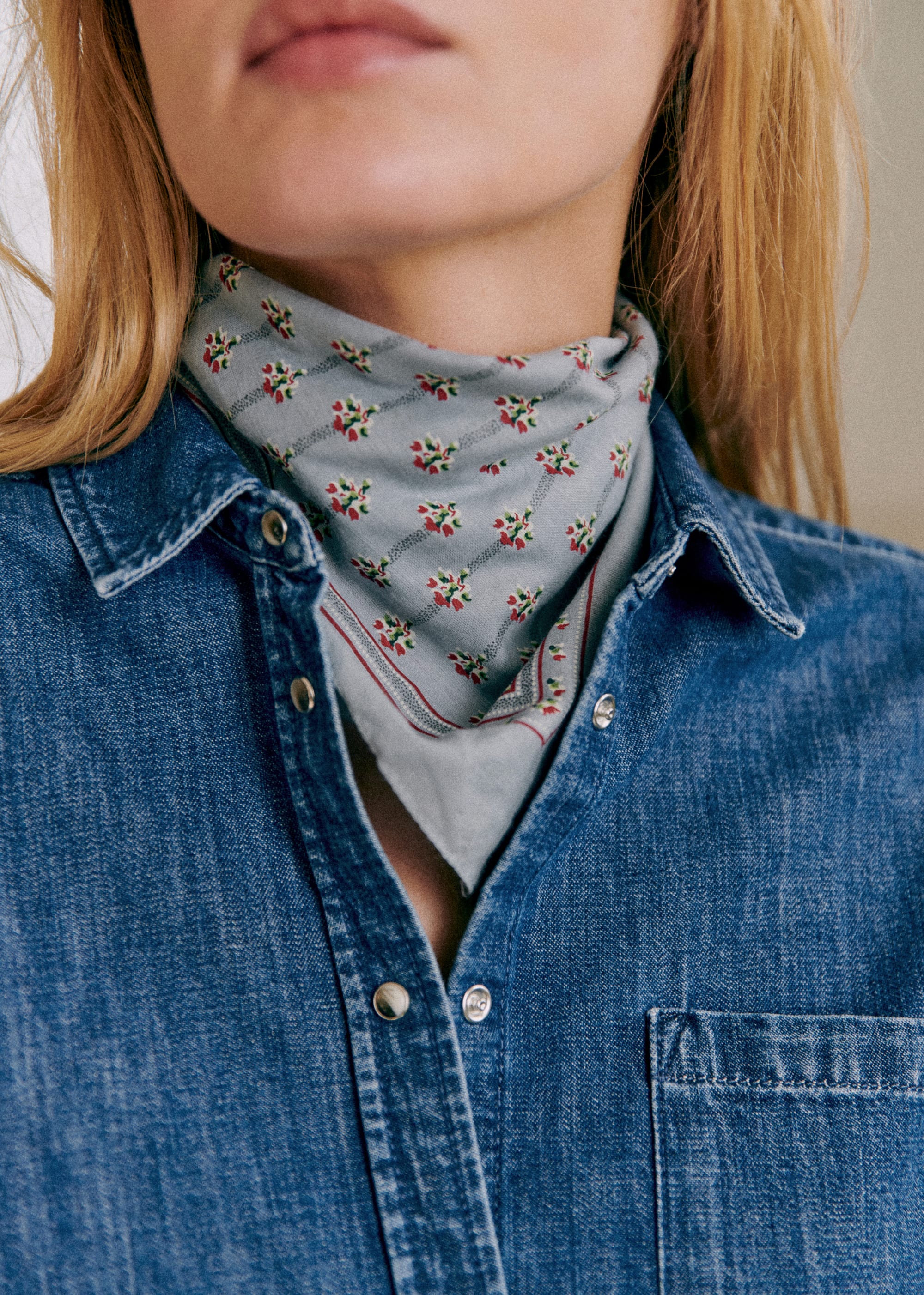 Foulard Gaston - Kerala Fond Bleu Vintage - LES COMPOSANTES/DÉCOUVRIR 5906750