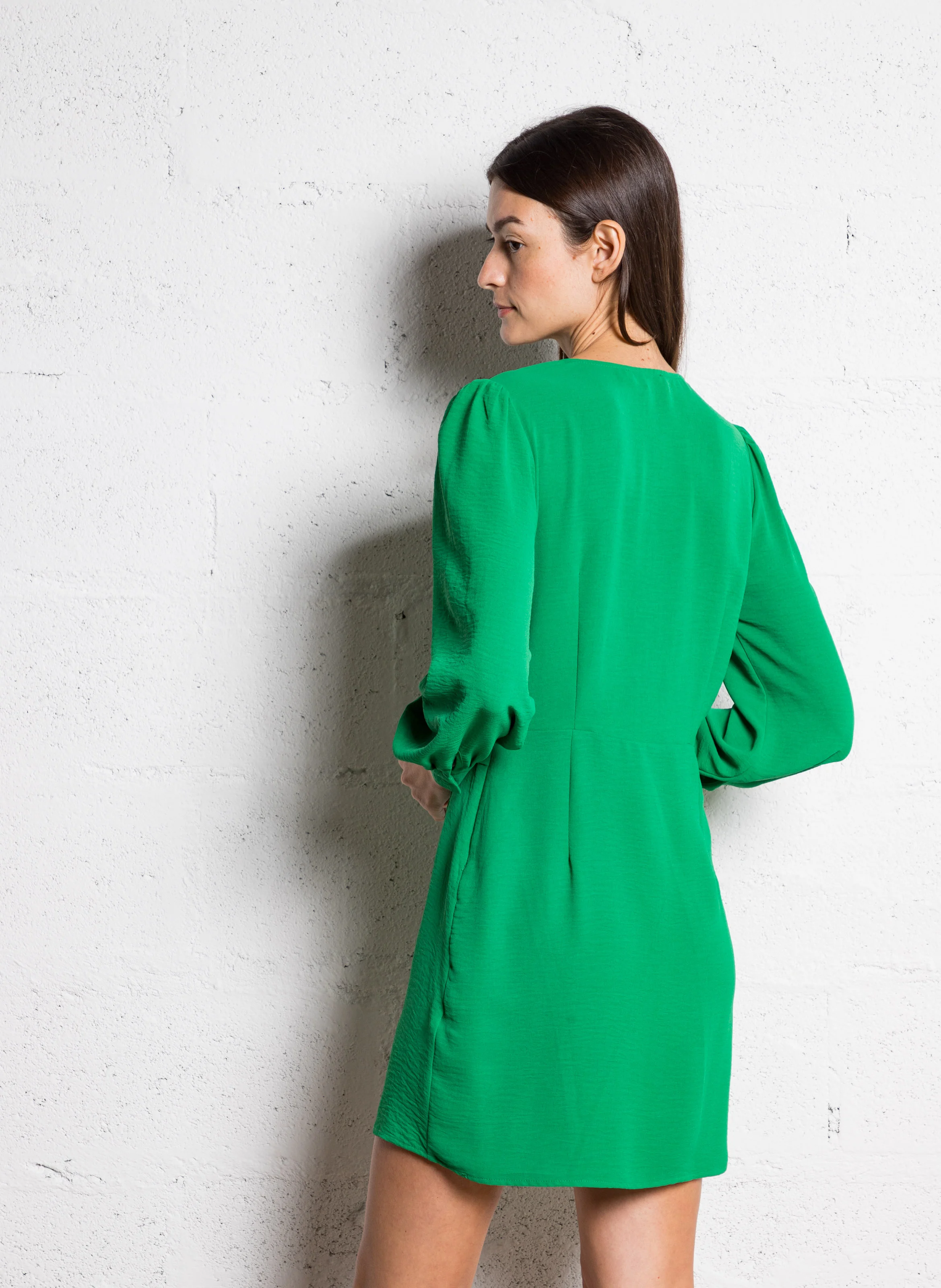 RACHEL - Robe courte cintrée à col V | Vert