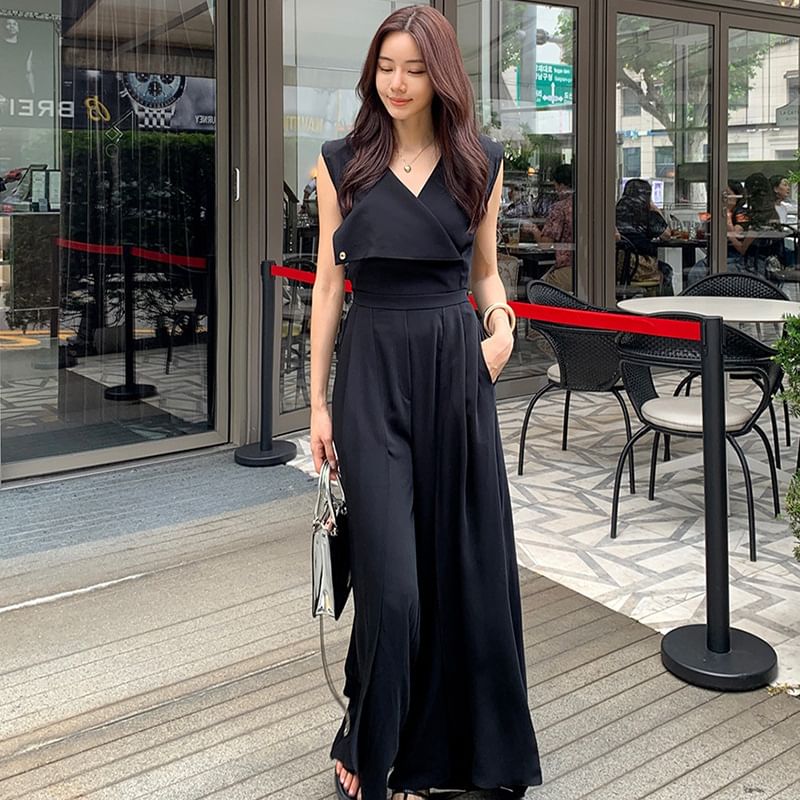palajana - Mouwloze jumpsuit met split aan de voorkant