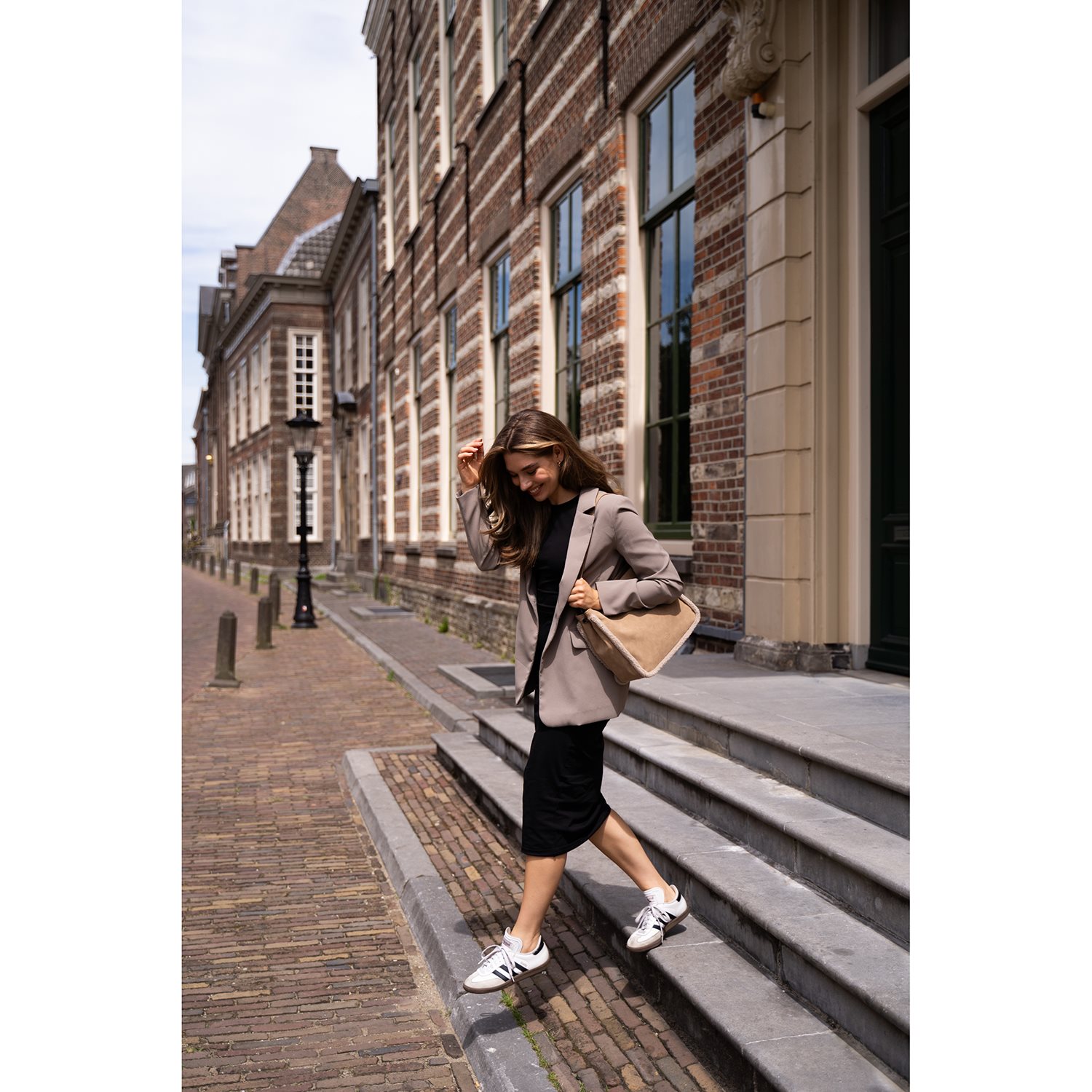 Charm London Newington Shoulderbag black