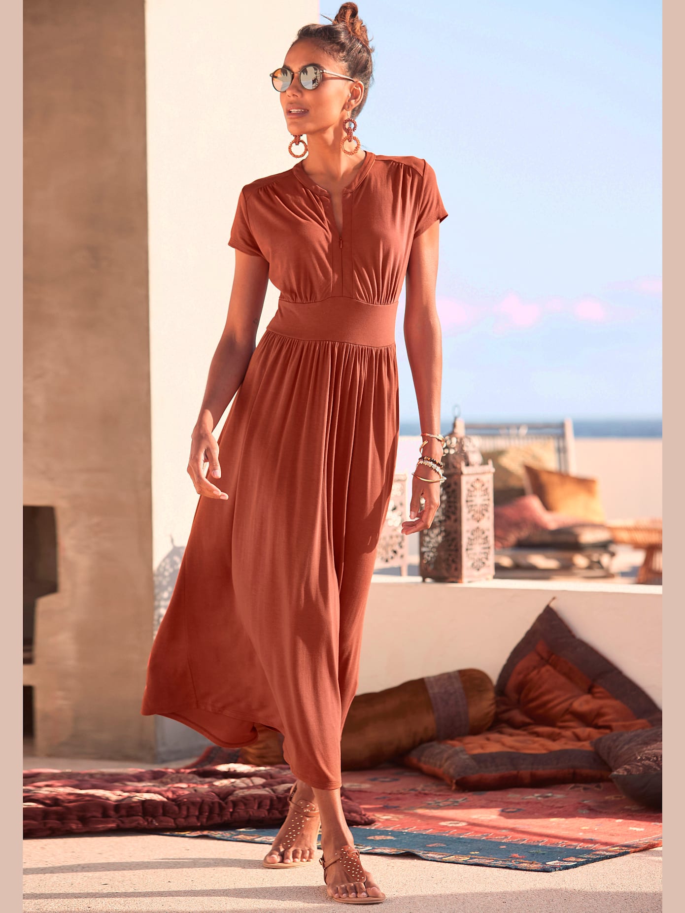 Robe mi-longue minirobe avec glissière devant