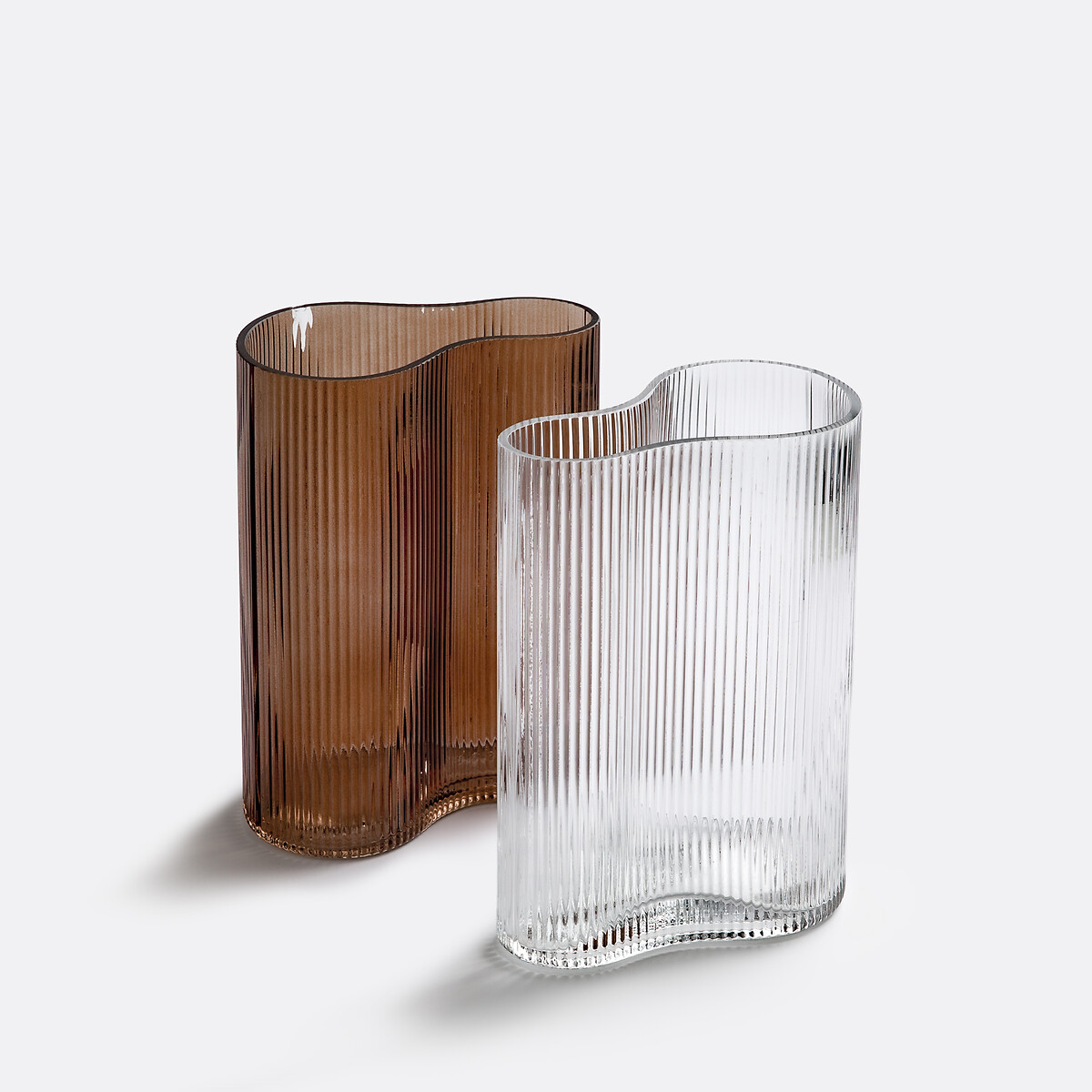 LA REDOUTE INTERIEURS<br>Vaso em vidro fumê canelado, 21 cm de altura, Anija
