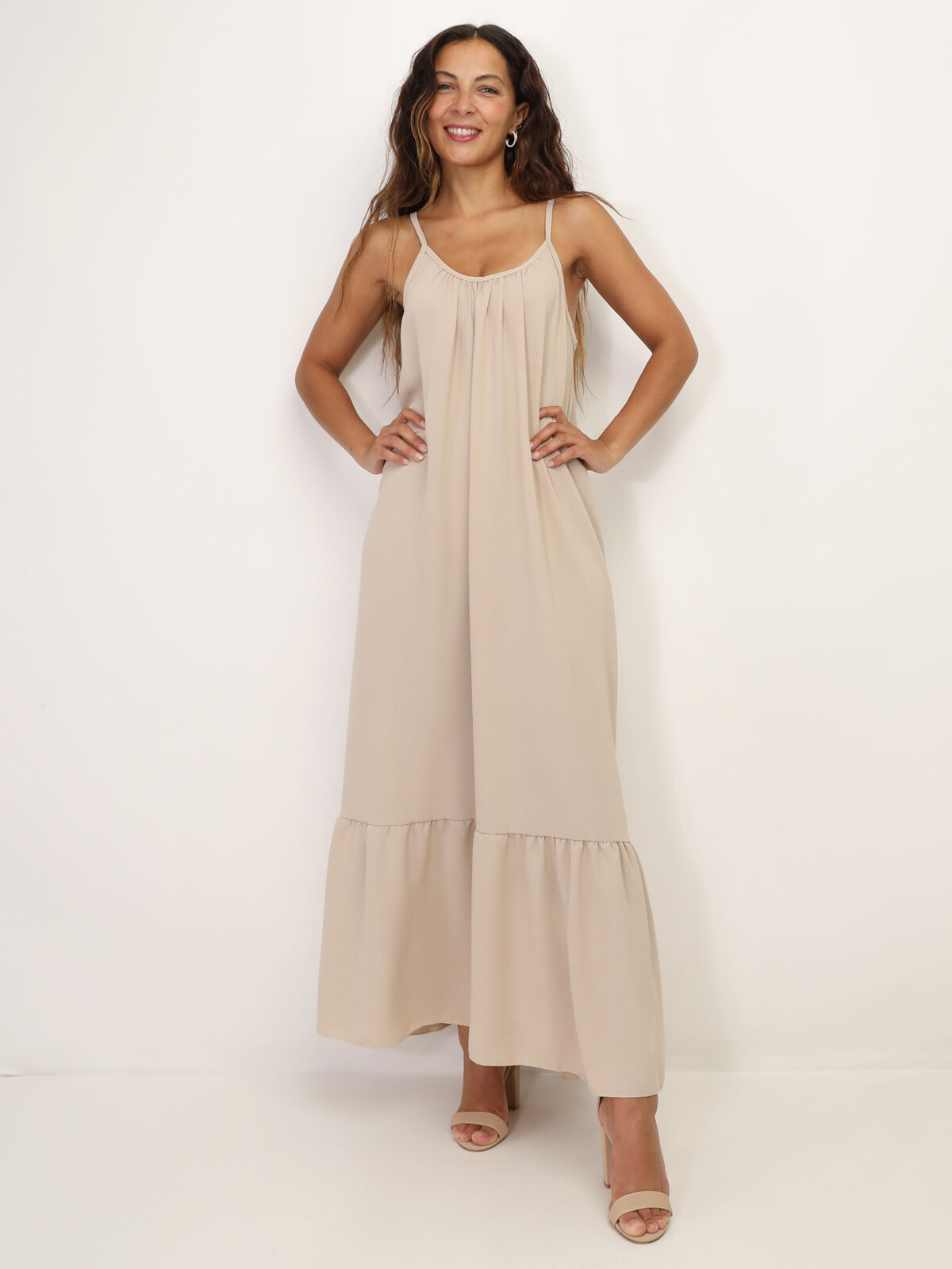 Robe fluide à bas évasé et volonté- Beige