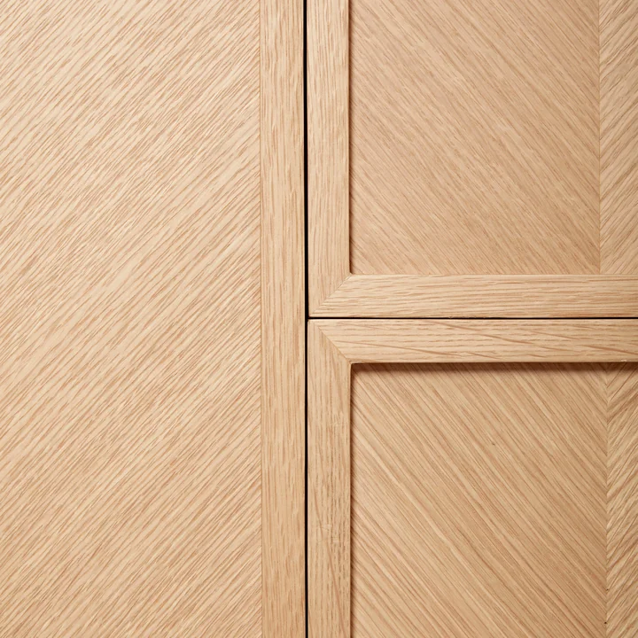 Hübsch Interior - Herringbone Kleiderschrank, gross, Eiche natur