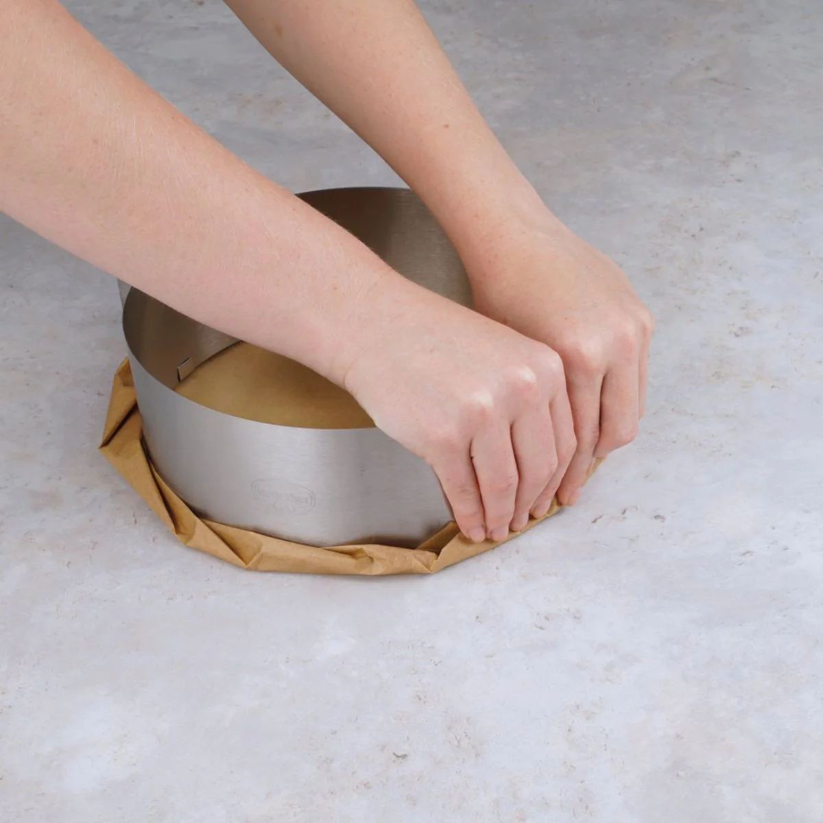 Cercle à pâtisserie en acier inoxydable extensible de 16 à 30 cm Dr. O