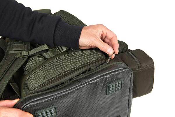 Sac à Dos Fox Rage Predator (avec Boîte de Pêche)