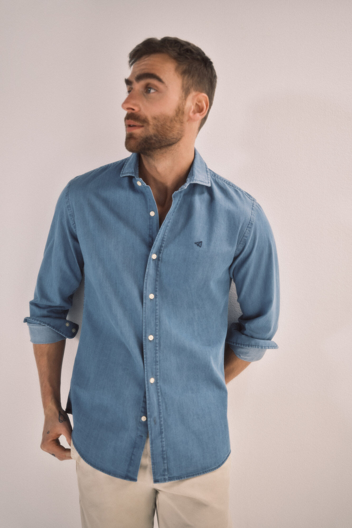 Camisa jeans de manga comprida com modelagem slim fit - Azul