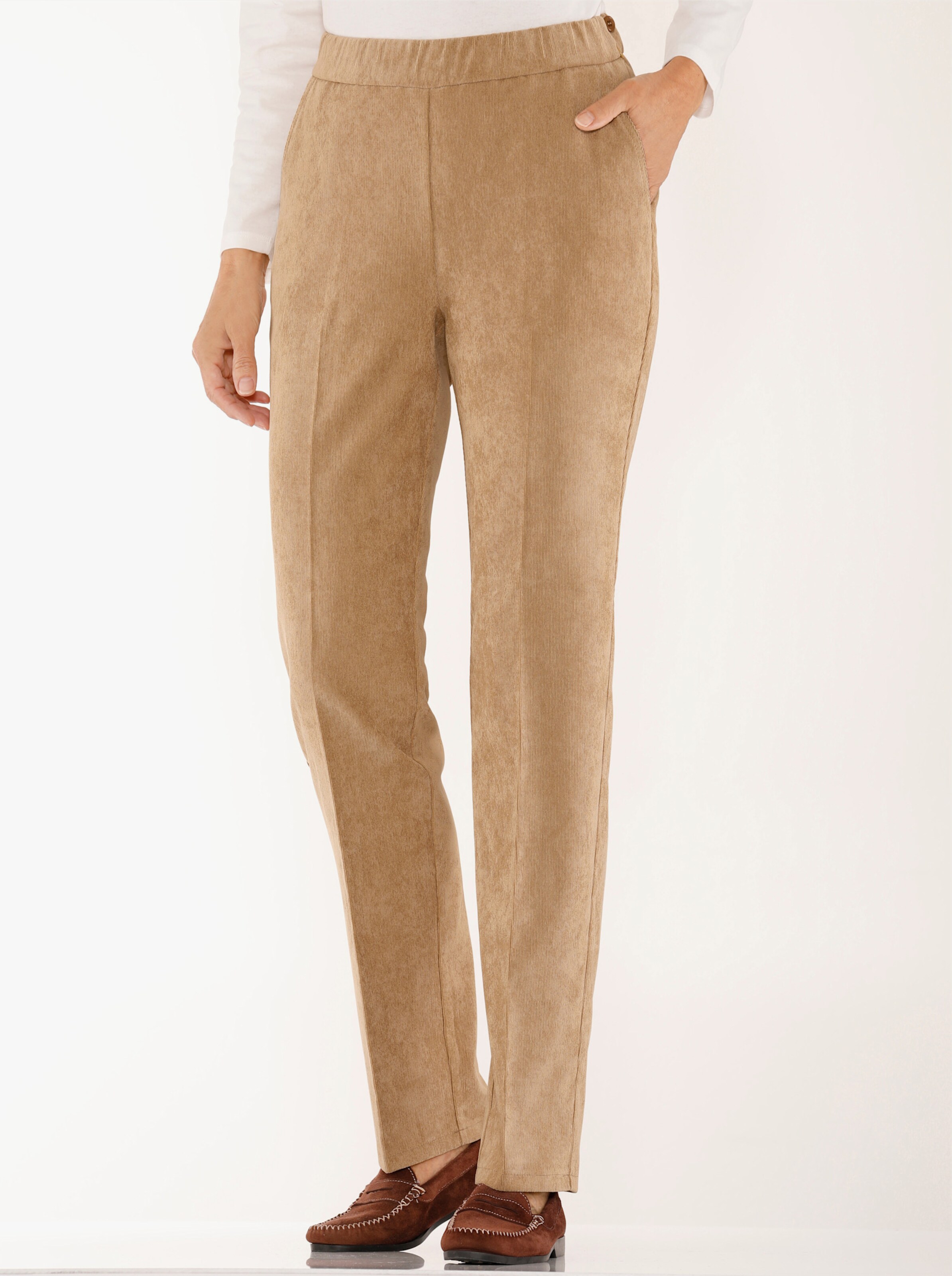 Cordhose mit Bügelfalten