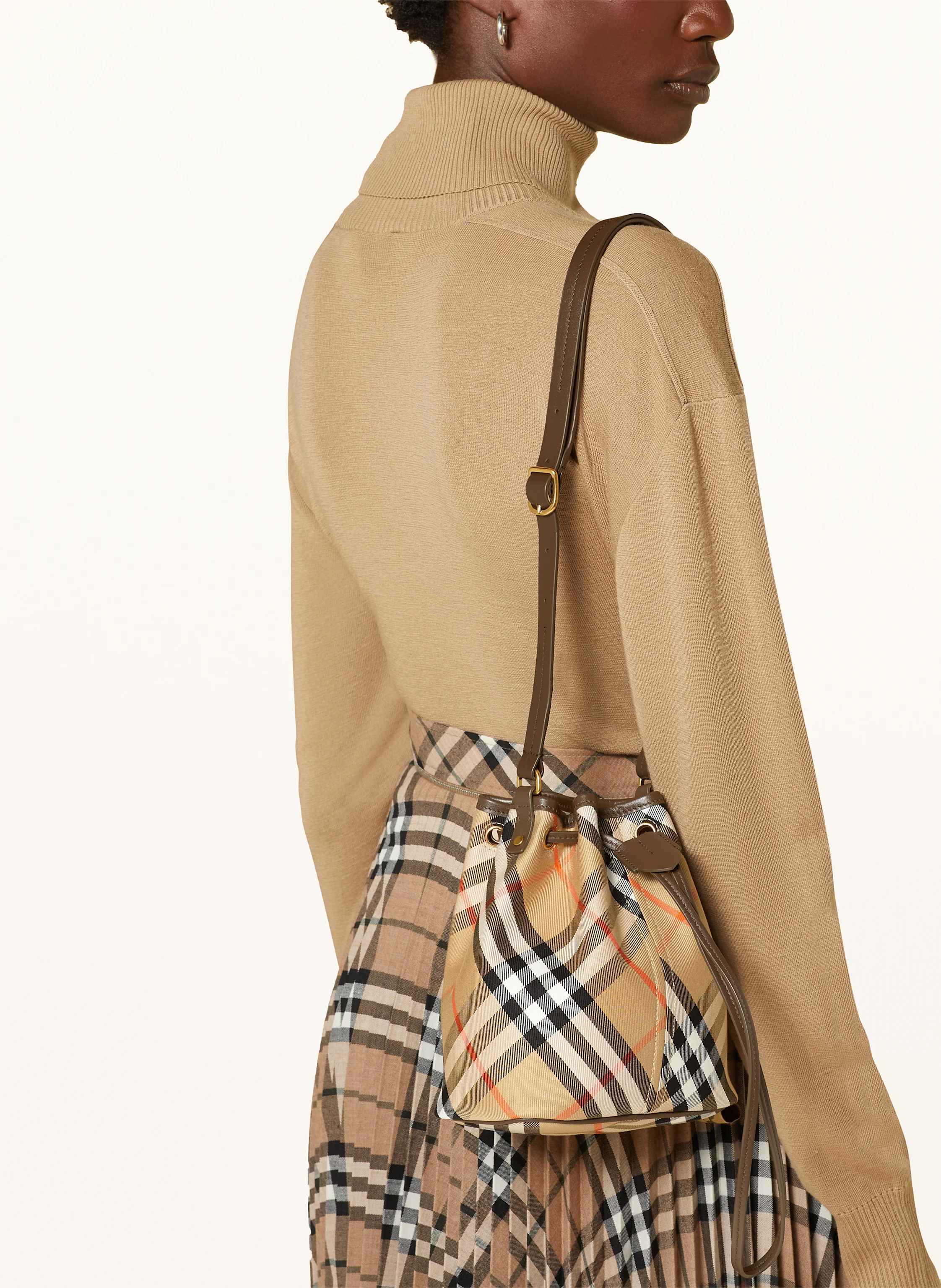 BURBERRY Beuteltasche