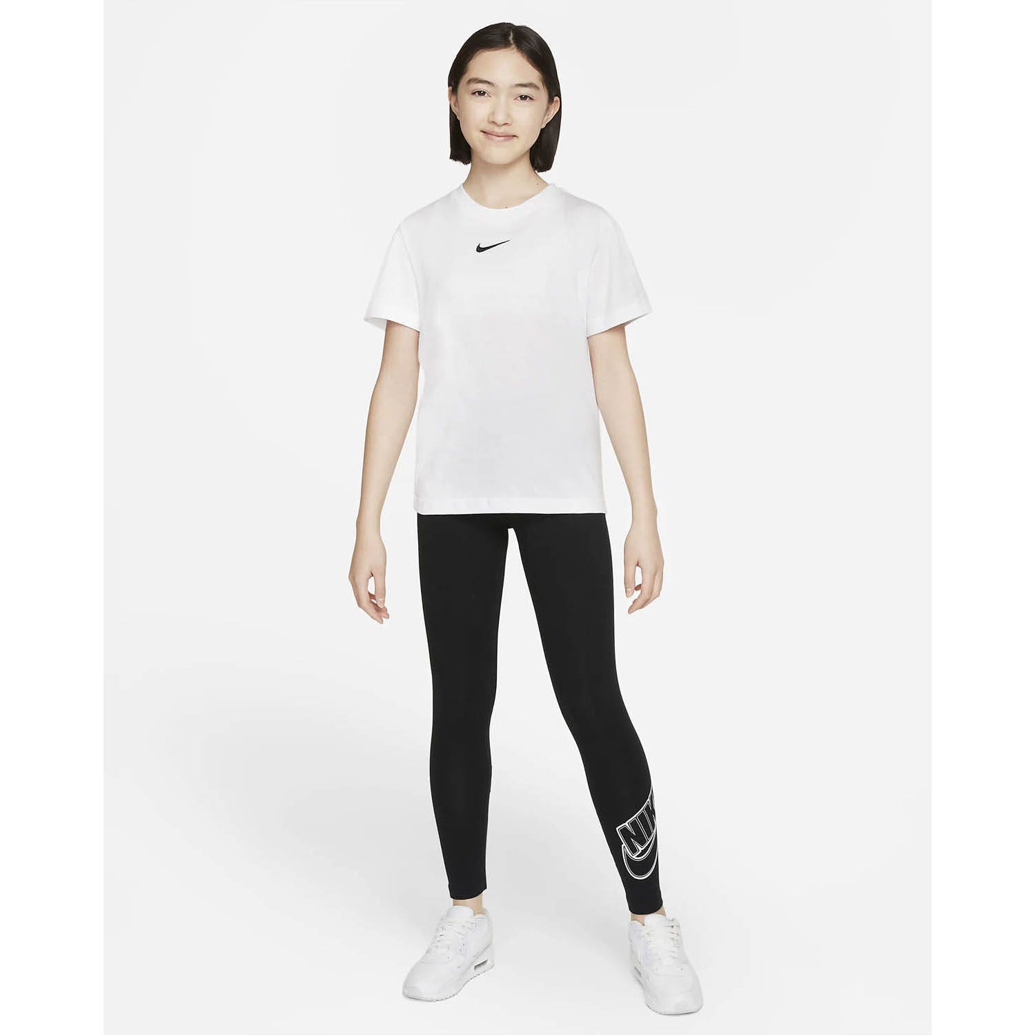 Nike  Sportswear Tee