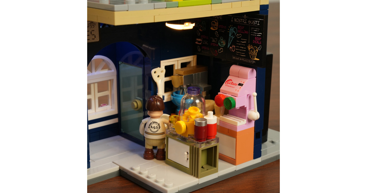 LumibricksTown Life - Gelato Store Constructiespeelgoed  (F9078)