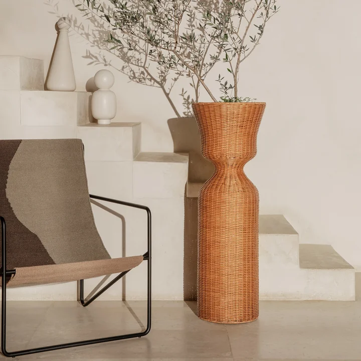 Ferm Living - Agnes Blumenständer geflochten, H 90 cm, natur