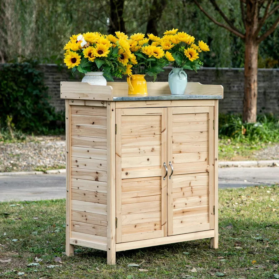 Outsunny Gartenschrank mit verzinkten Griffen und erhöhtem Rand natur