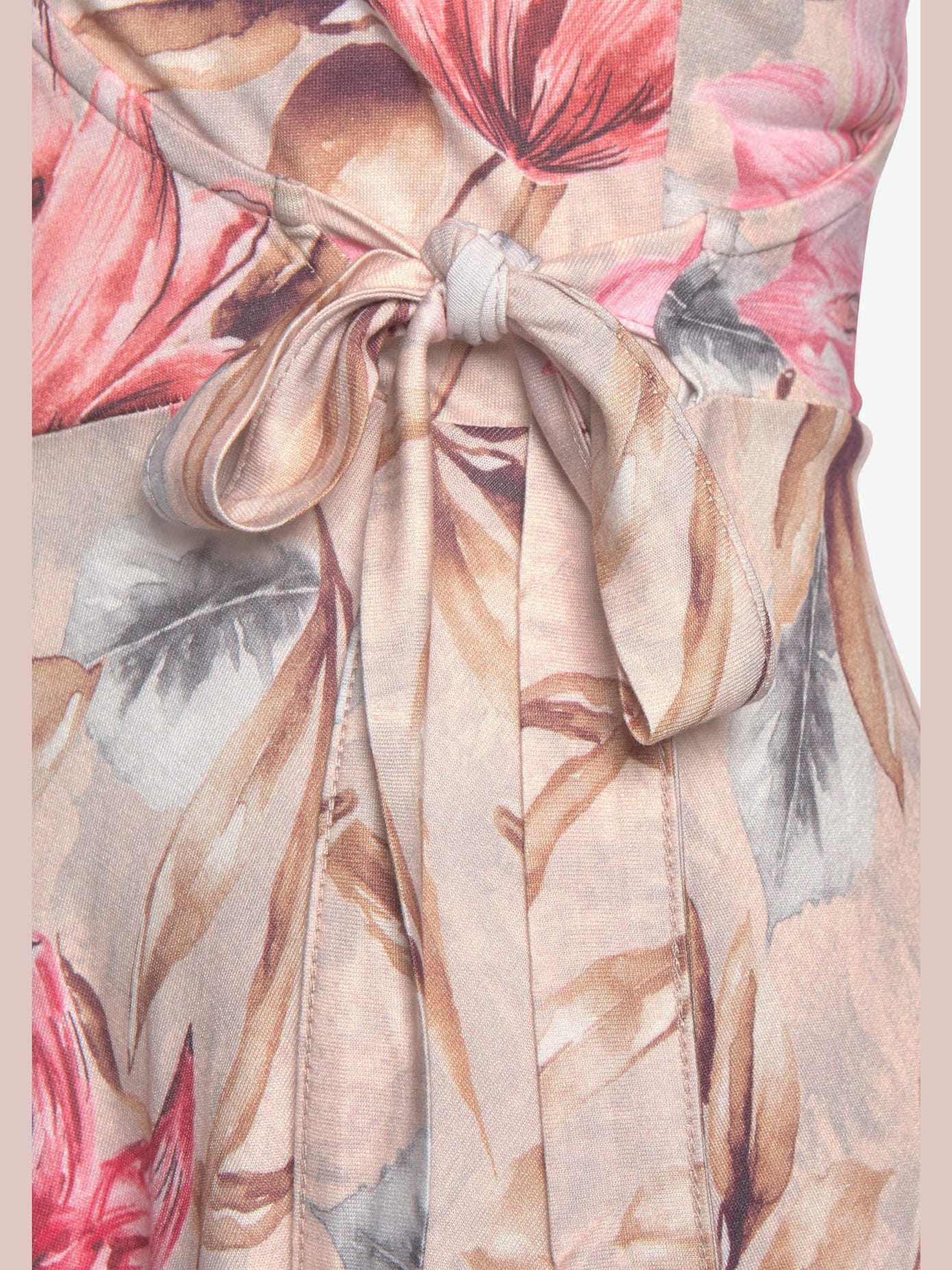 Robe imprimée encolure en v dégagée devant et au dos