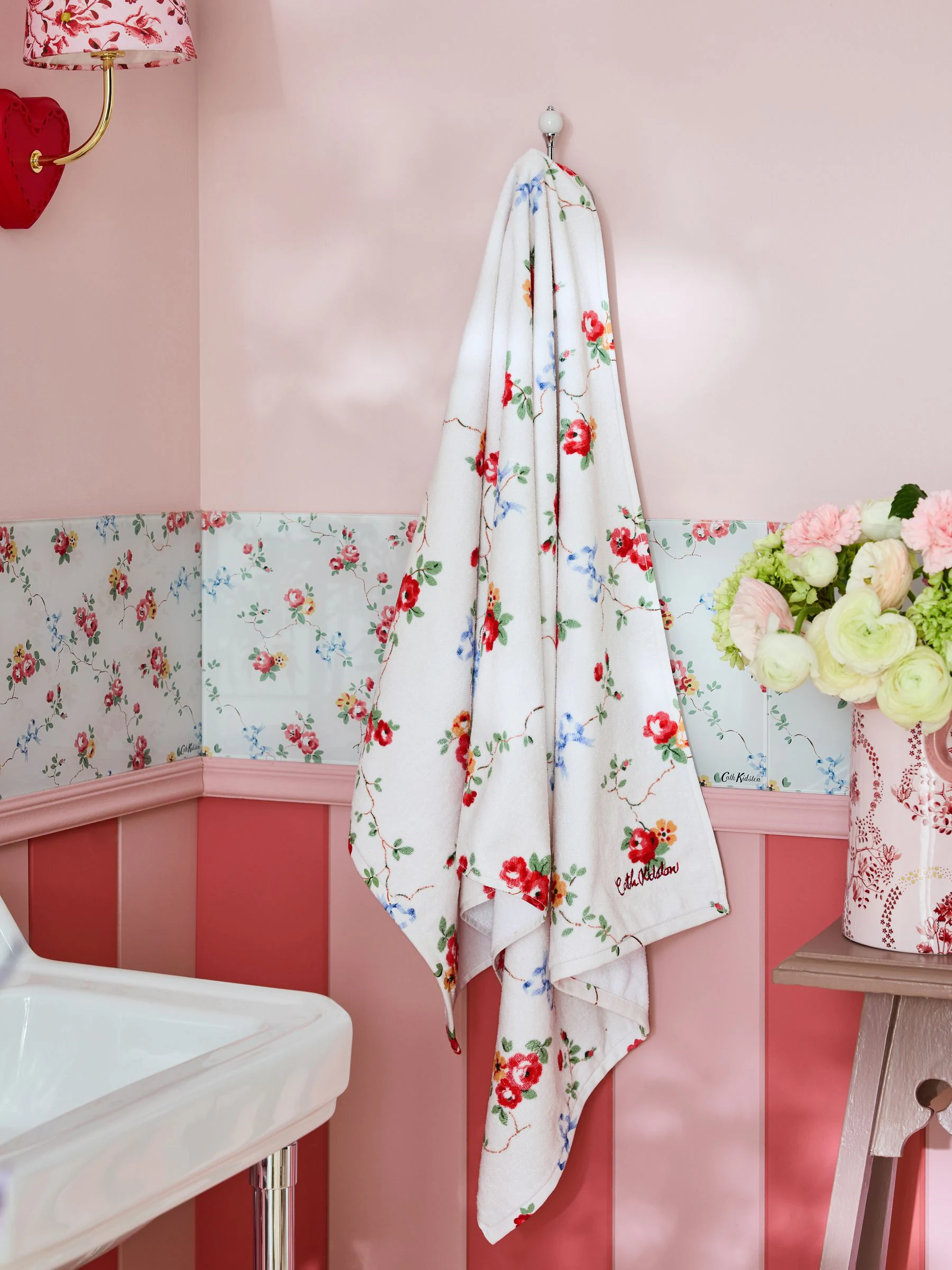 Cath Kidston Rose and Bows 100% katoenen velours bedrukte handdoek