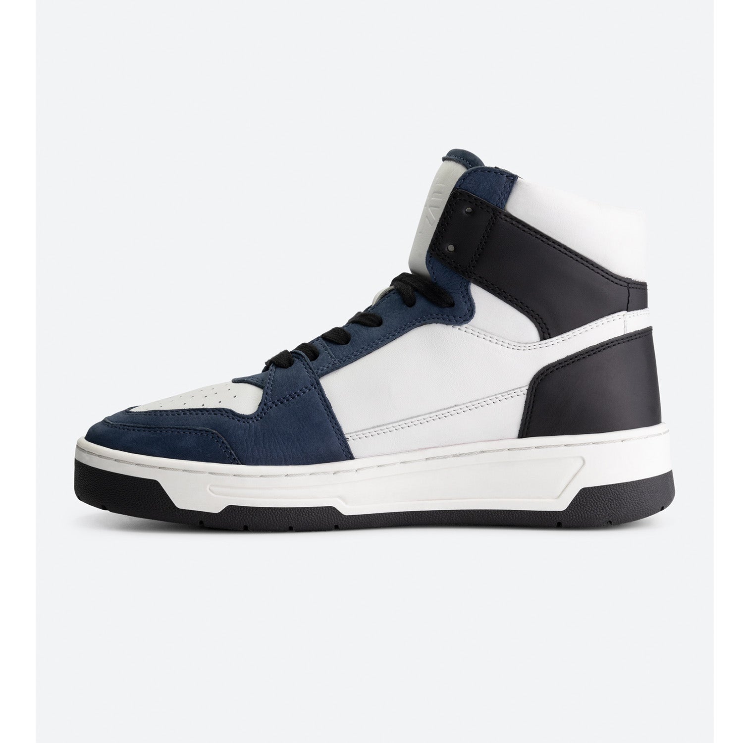 be:at:  Kobe Sneaker