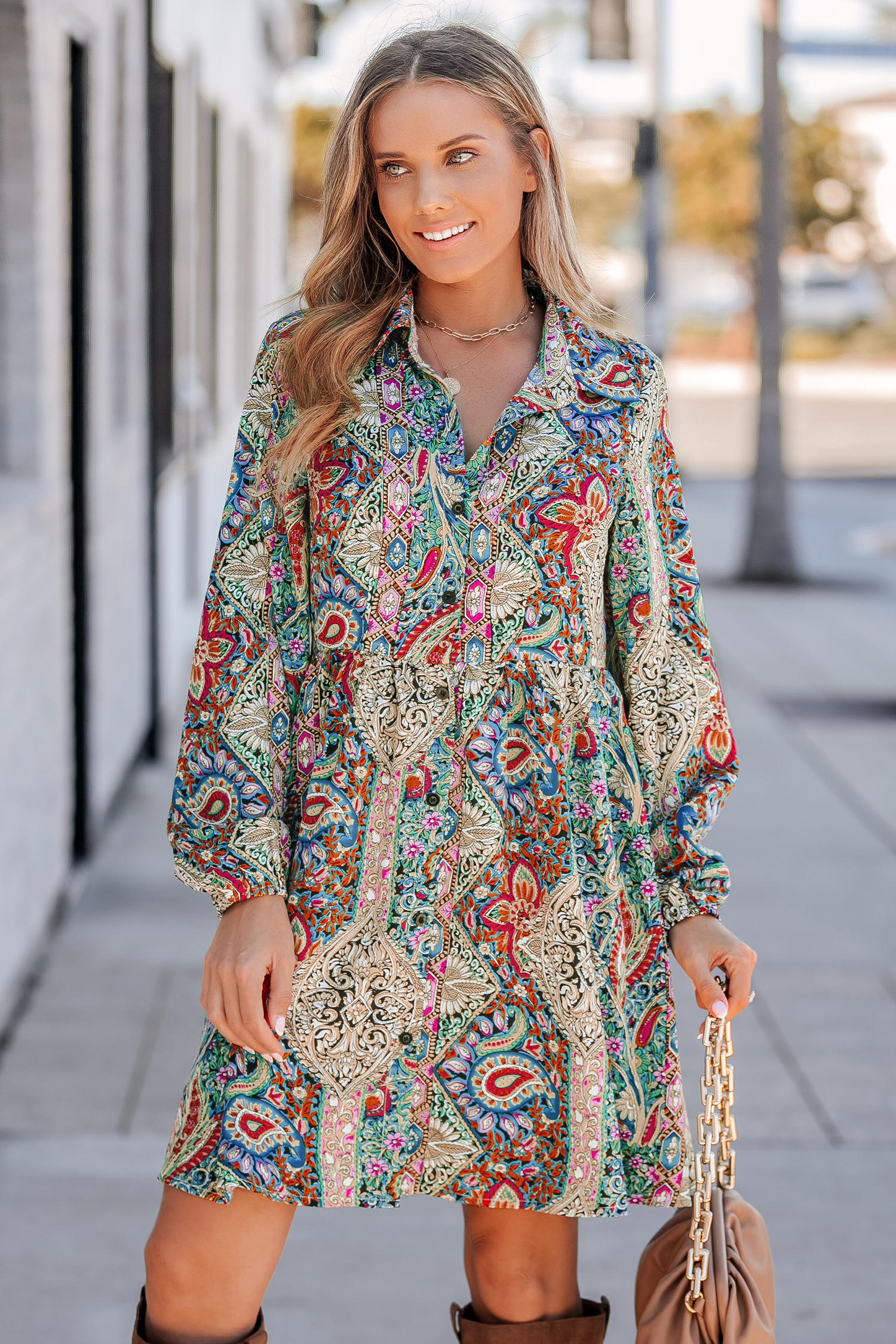 Robe avec col à boutons paisley