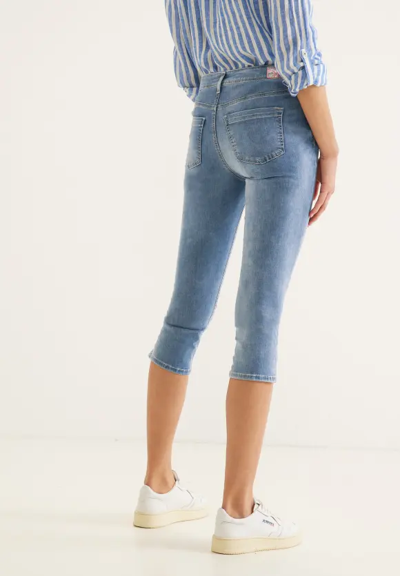 Slim Fit Jeans in 3/4 - light indigo random wash