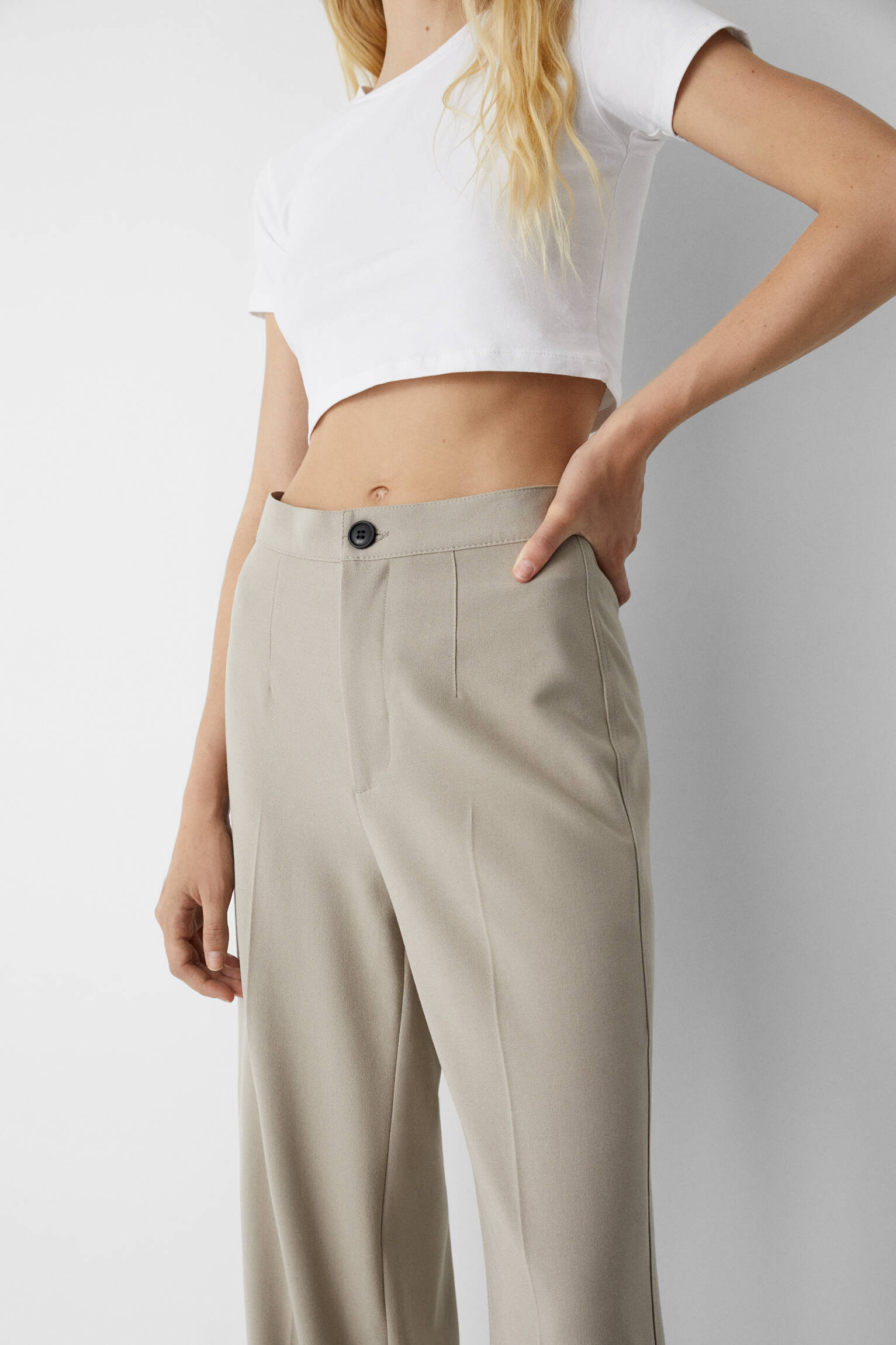 Calça social com pregas - marrom claro