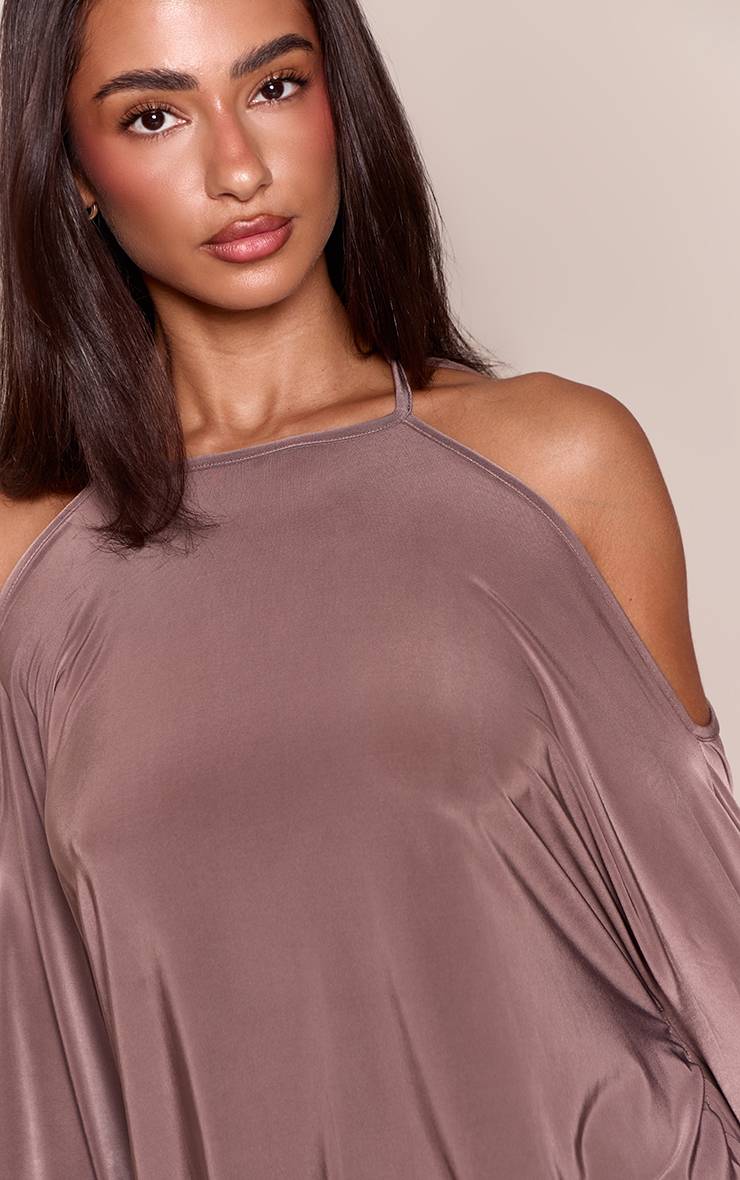 Champignon Mini Robe Fluide Petite Avec Détail Slinky Et Dos Ouvert
