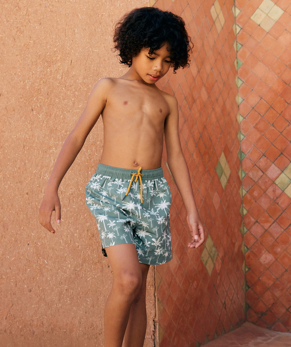 SHORT DE BAIN GARÇON EN FIBRES RECYCLÉES VERT IMPRIMÉ PALMIER