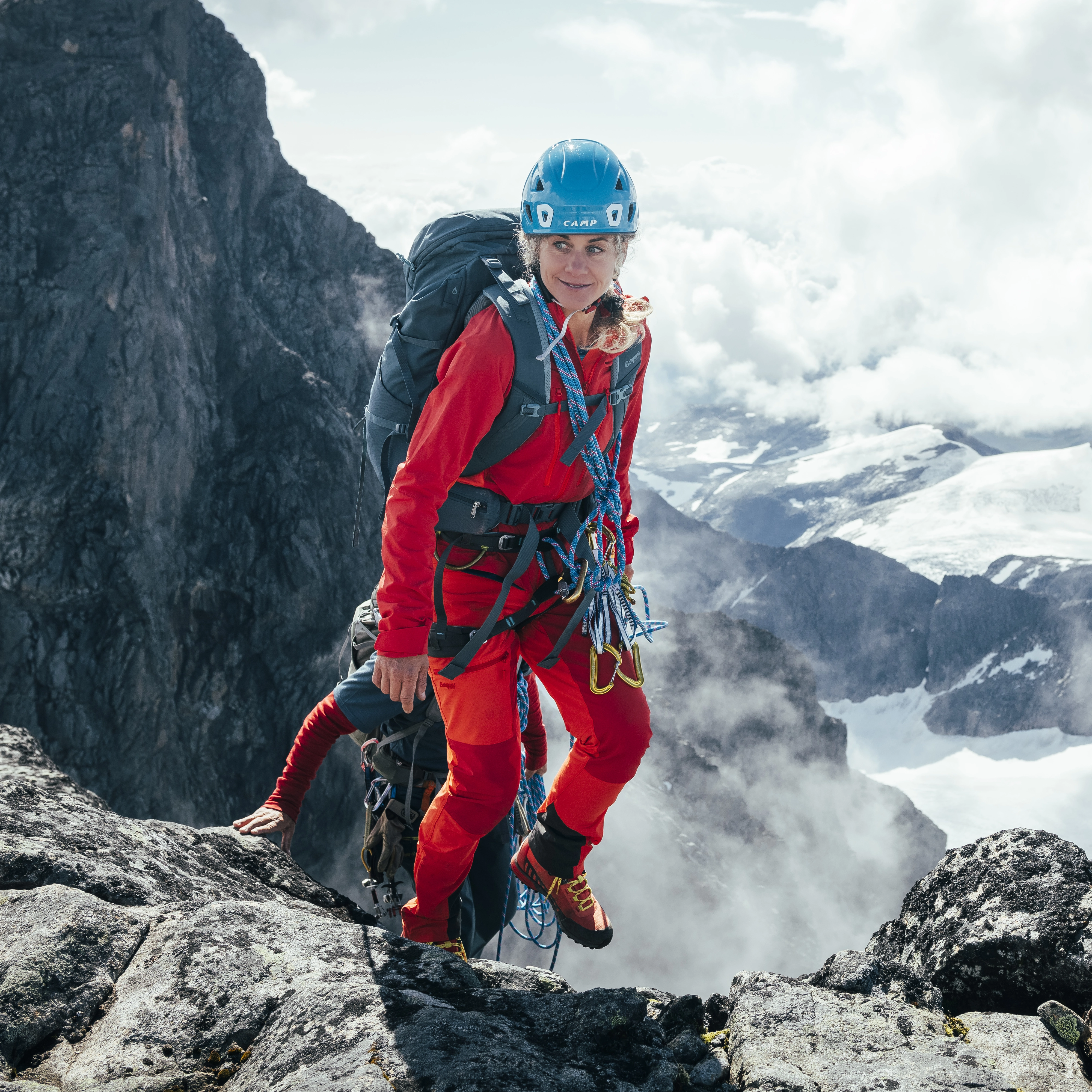 Cecilie Mountain Softshell Pants Energy Red