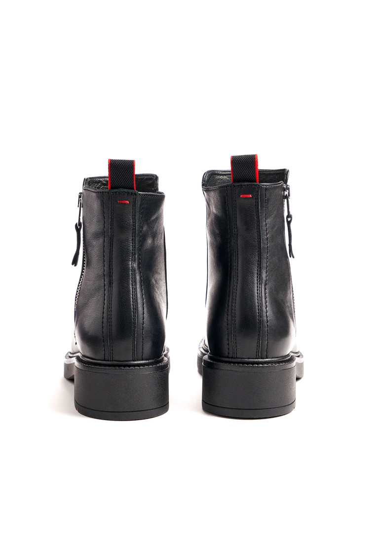 STIEFELETTE Schwarz