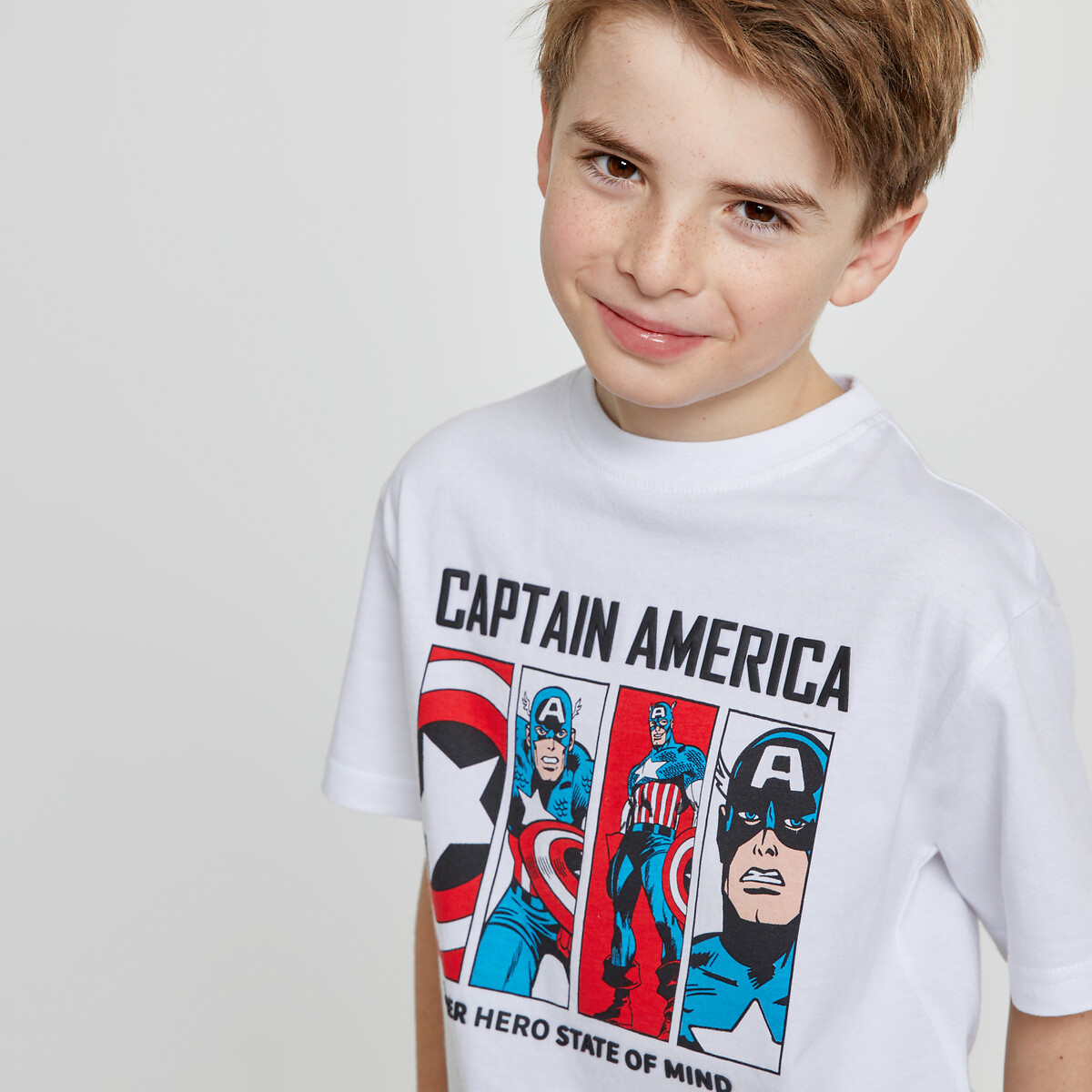 Camiseta Marvel, modelo oversized