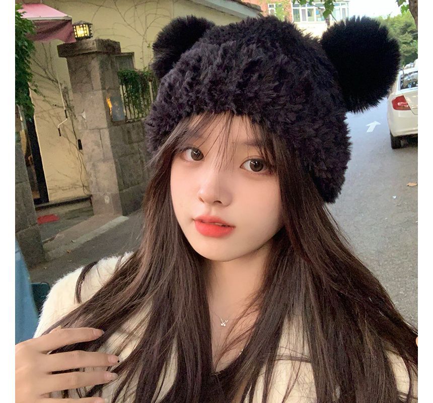Alpha Kiss - Pom Pom Chenille Beanie