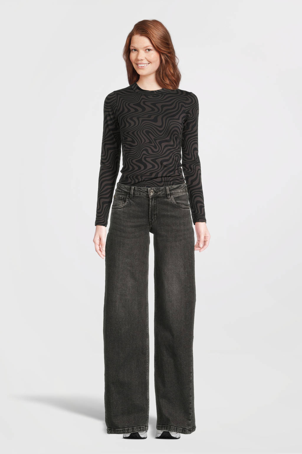 Garcia low waist loose fit jeans medium used