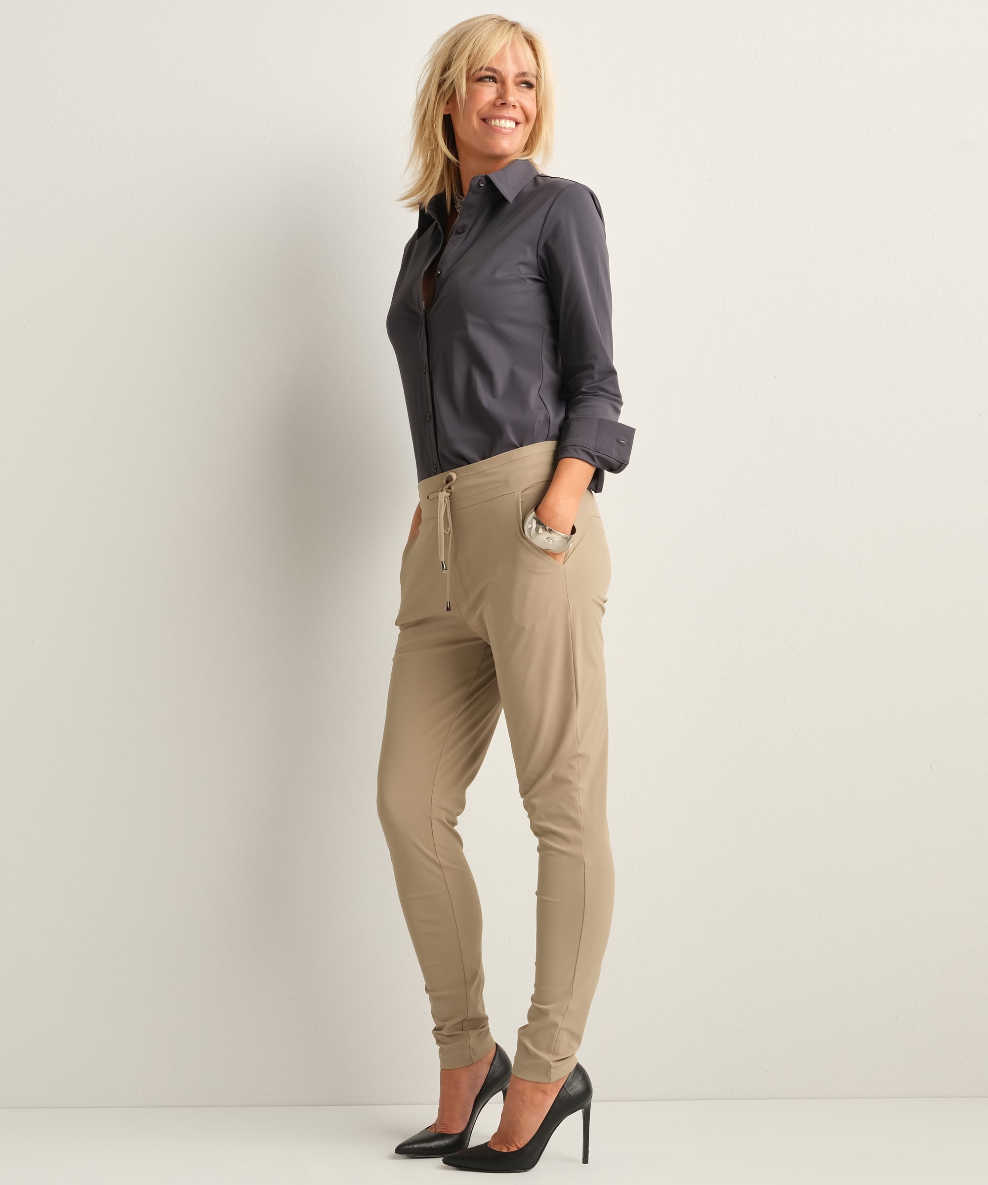 slim fit broek travelstof