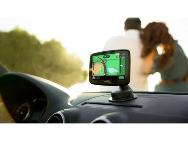 TomTom GO Essential - Traffic - GPS navigator - automotiv 5
