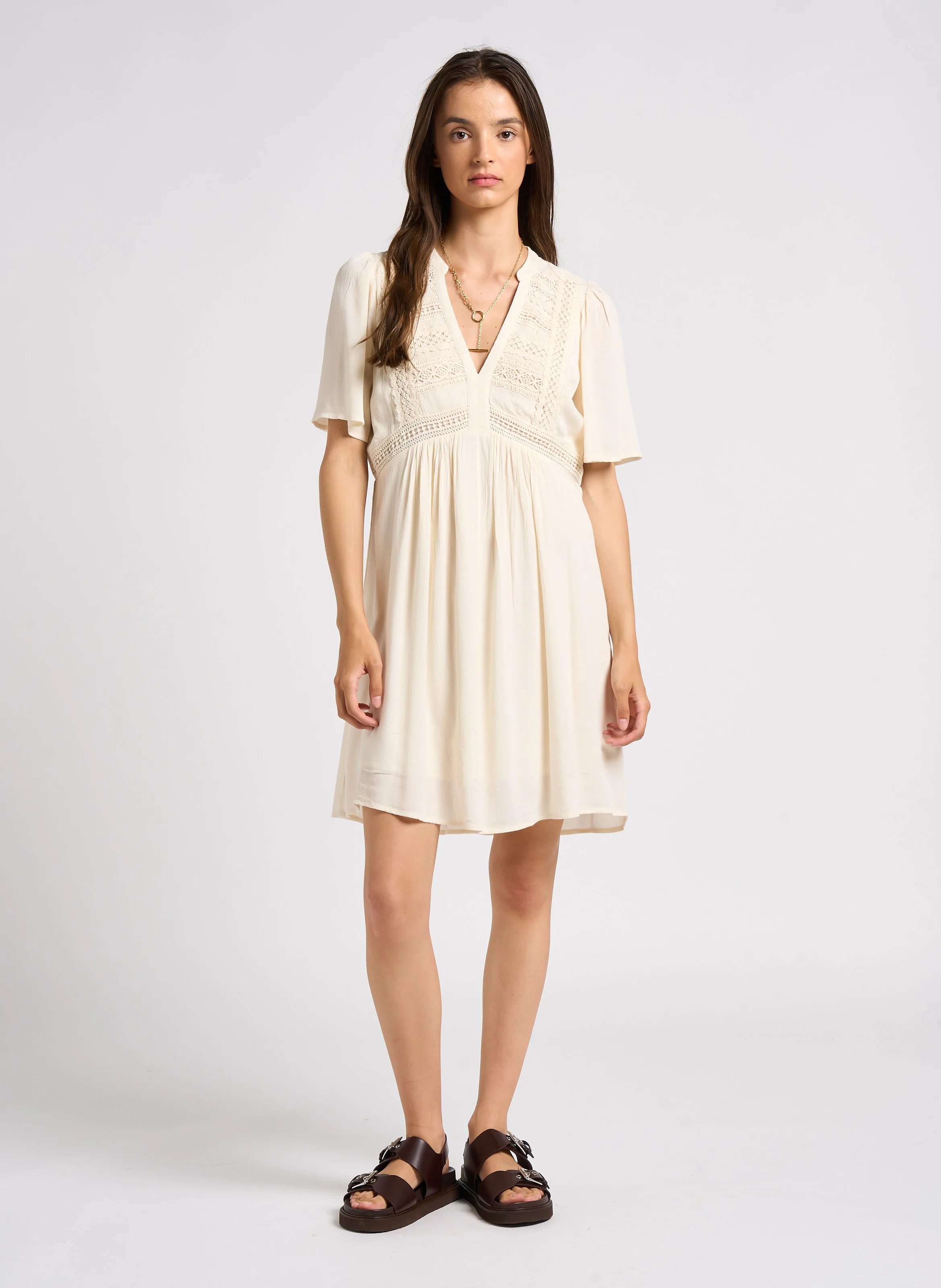 MUSE - Robe courte brodée | Beige