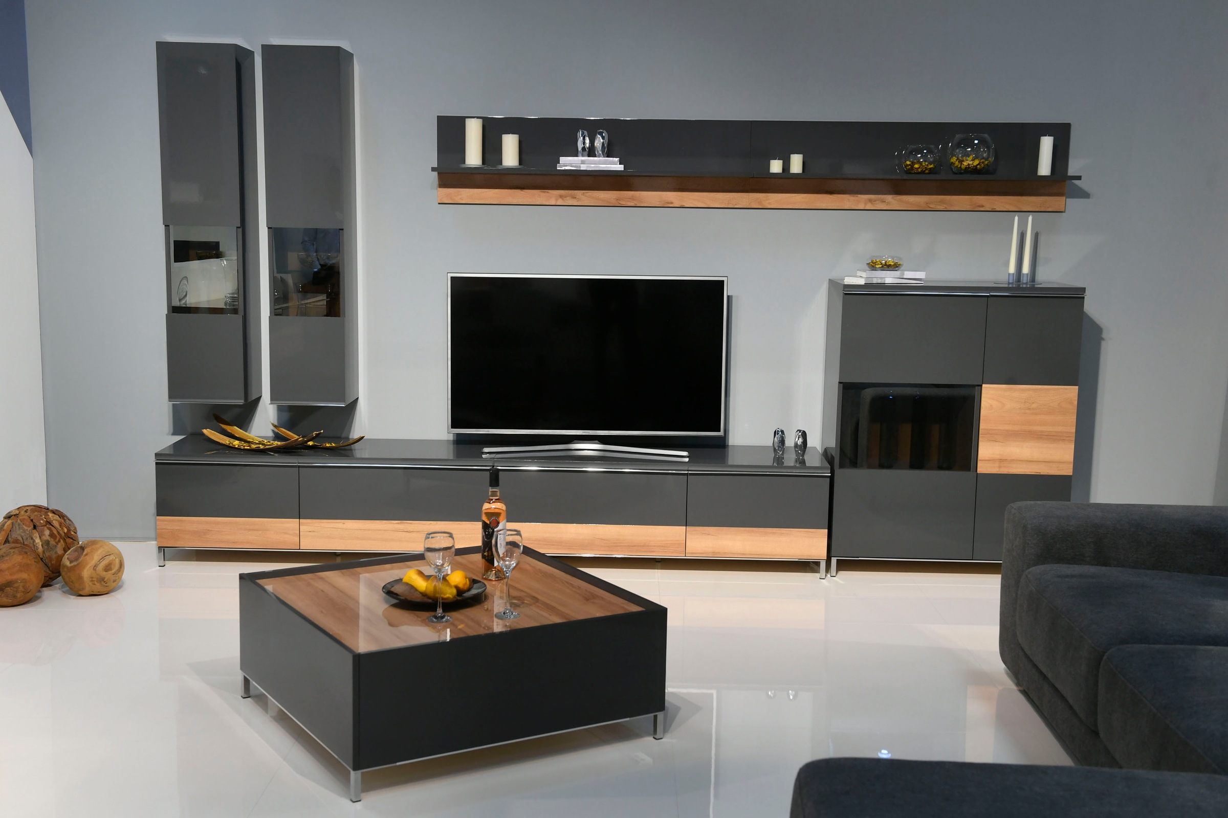 PLACES OF STYLE Hängevitrine »Onyx« (B/H/T): 55,4/55,7/27cm,  mit Soft-Close-Funktion, wahlweise mit oder ohne Glaseinsatz