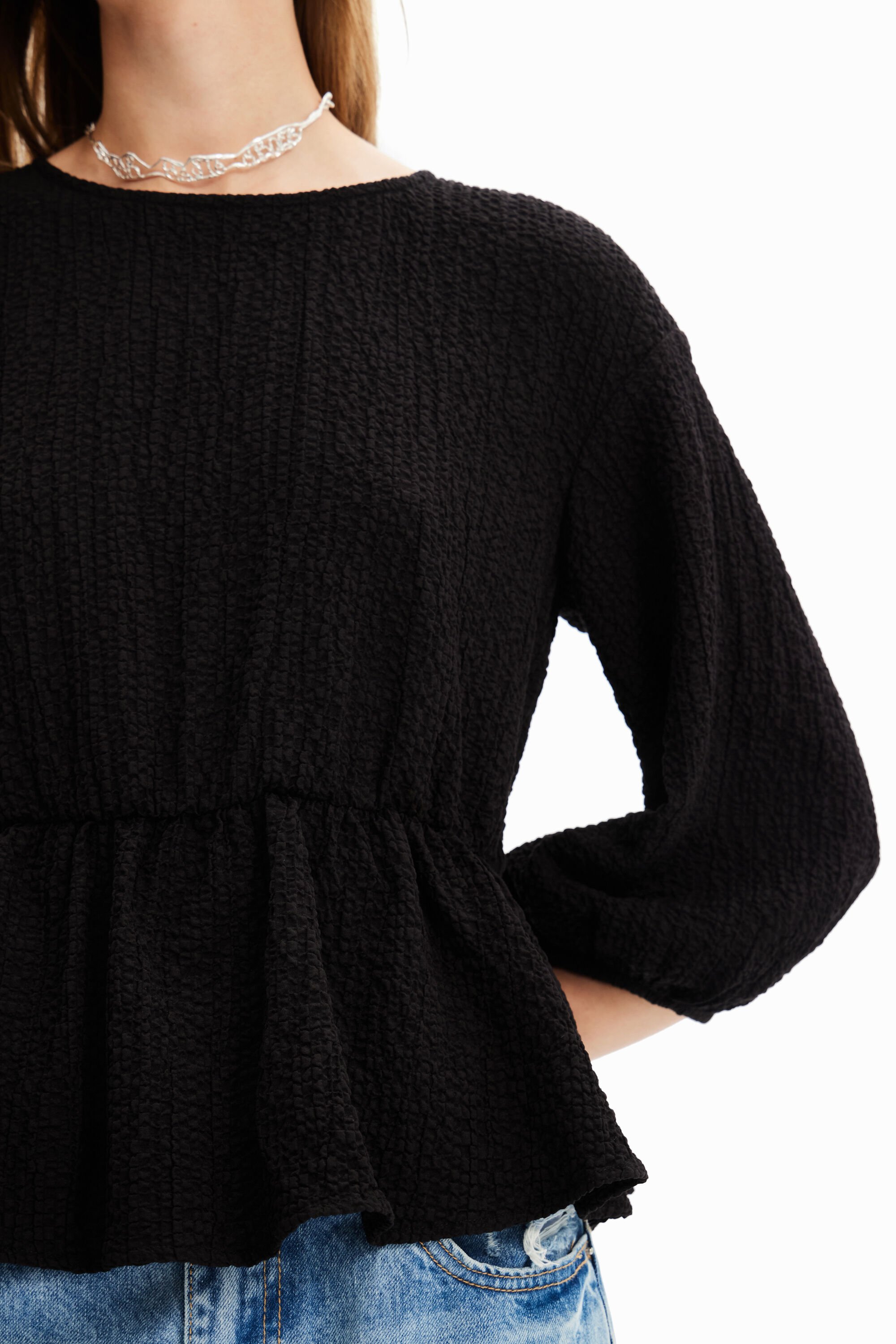 Blouse découpe texture