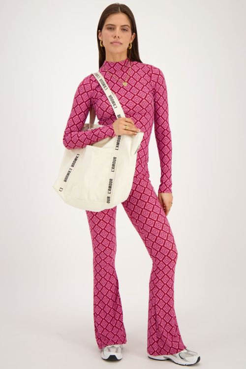 Roze top met col en ikat print