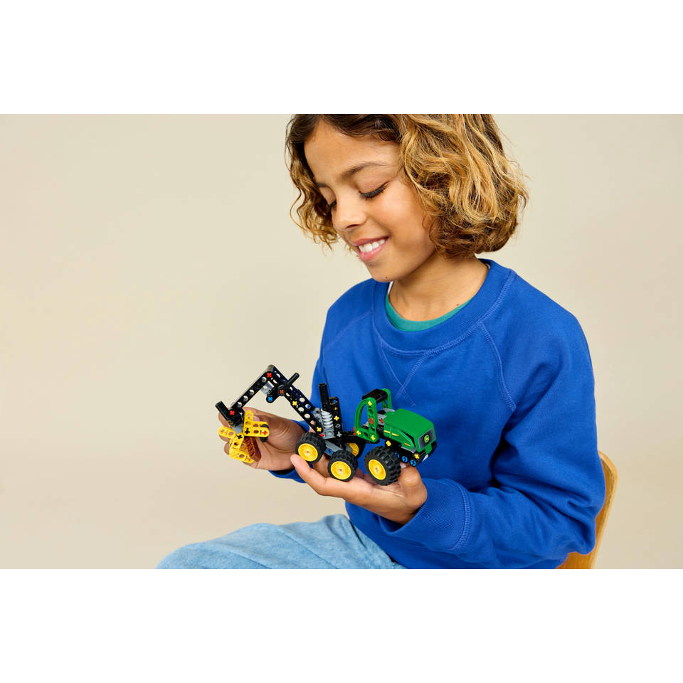 LEGO Technic John Deere 1470H houtoogstmachine 42218