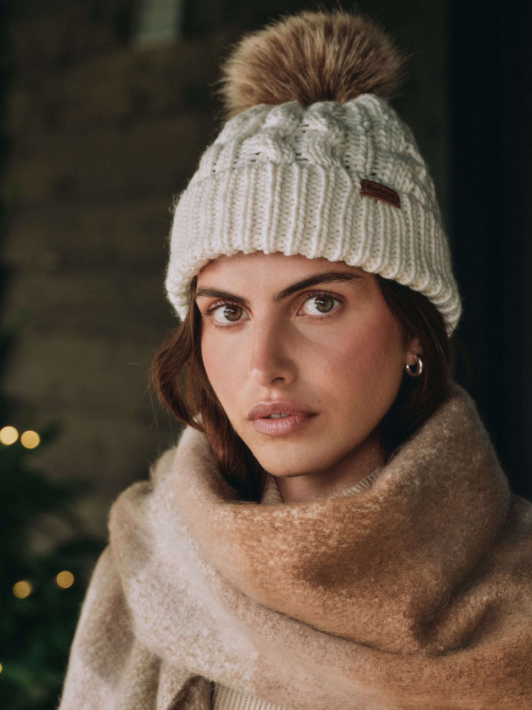 Crème Penshaw - Barbour® Penshaw Beanie-muts met pompon