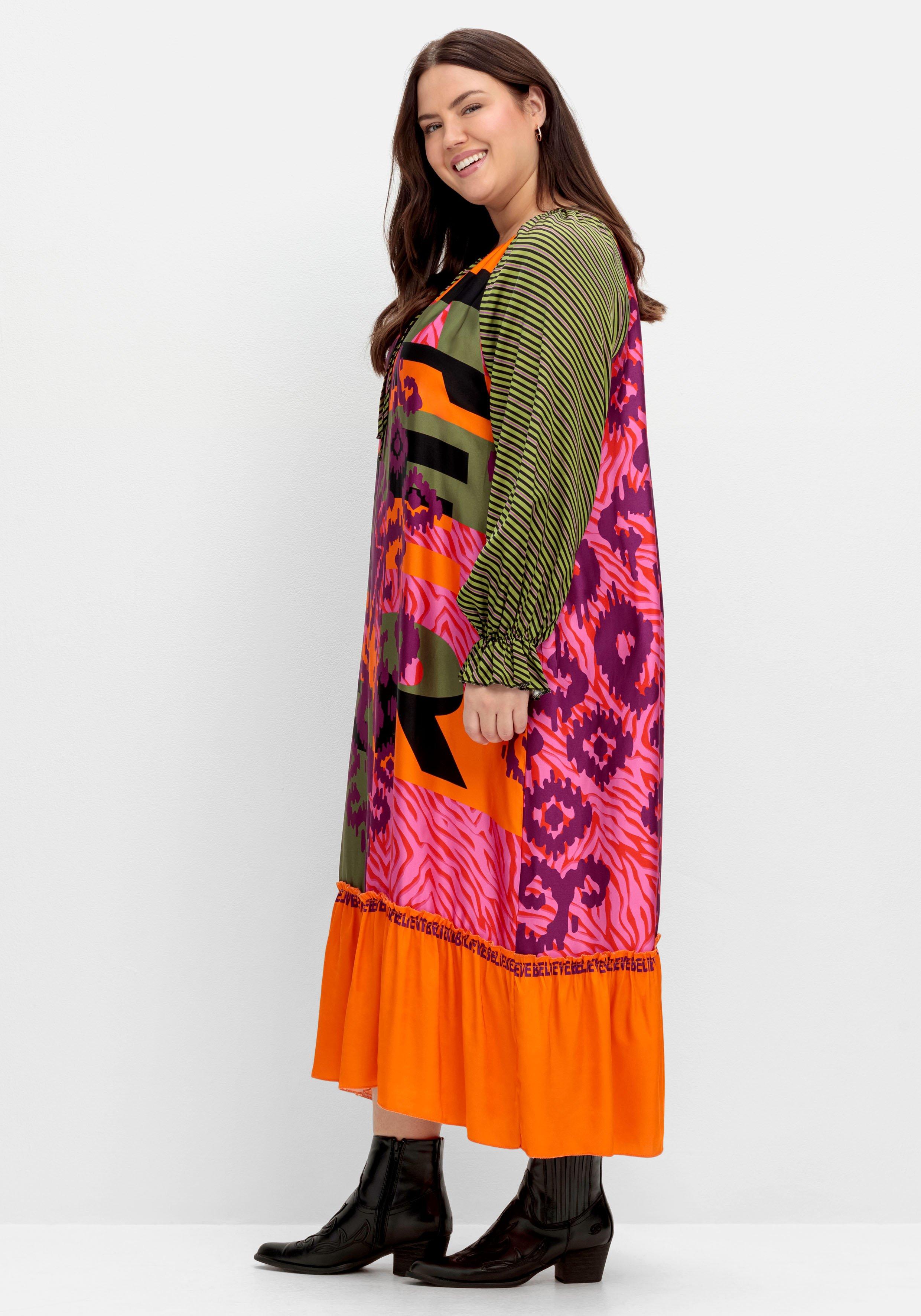 Maxikleid mit Alloverdruck und Volant am Saum