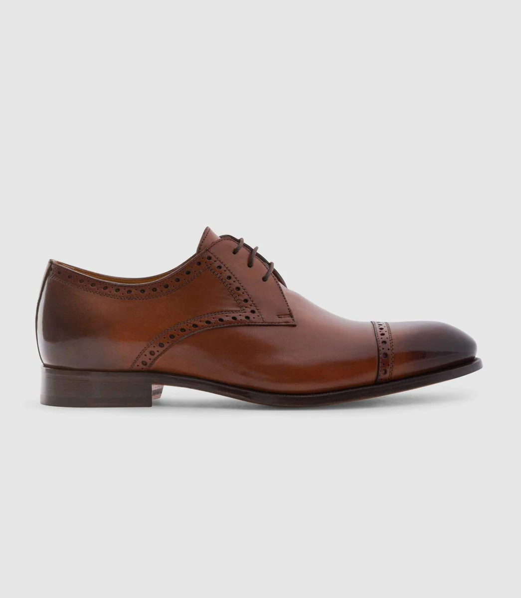 Derby couture en cuir marron clair 