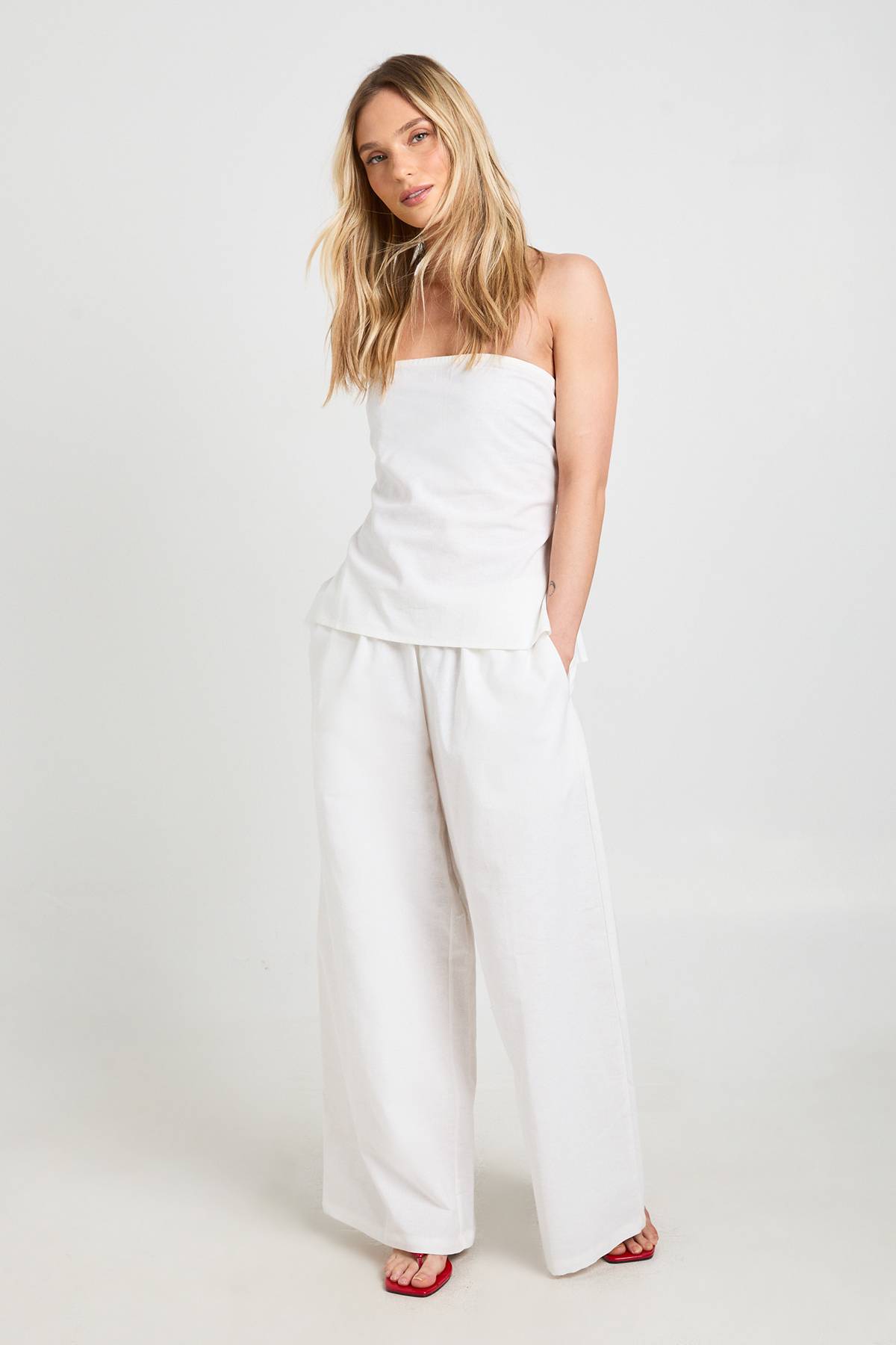 boohoo Ensemble Petite Coordonné Bandeau Et Pantalon Large À Effet Lin