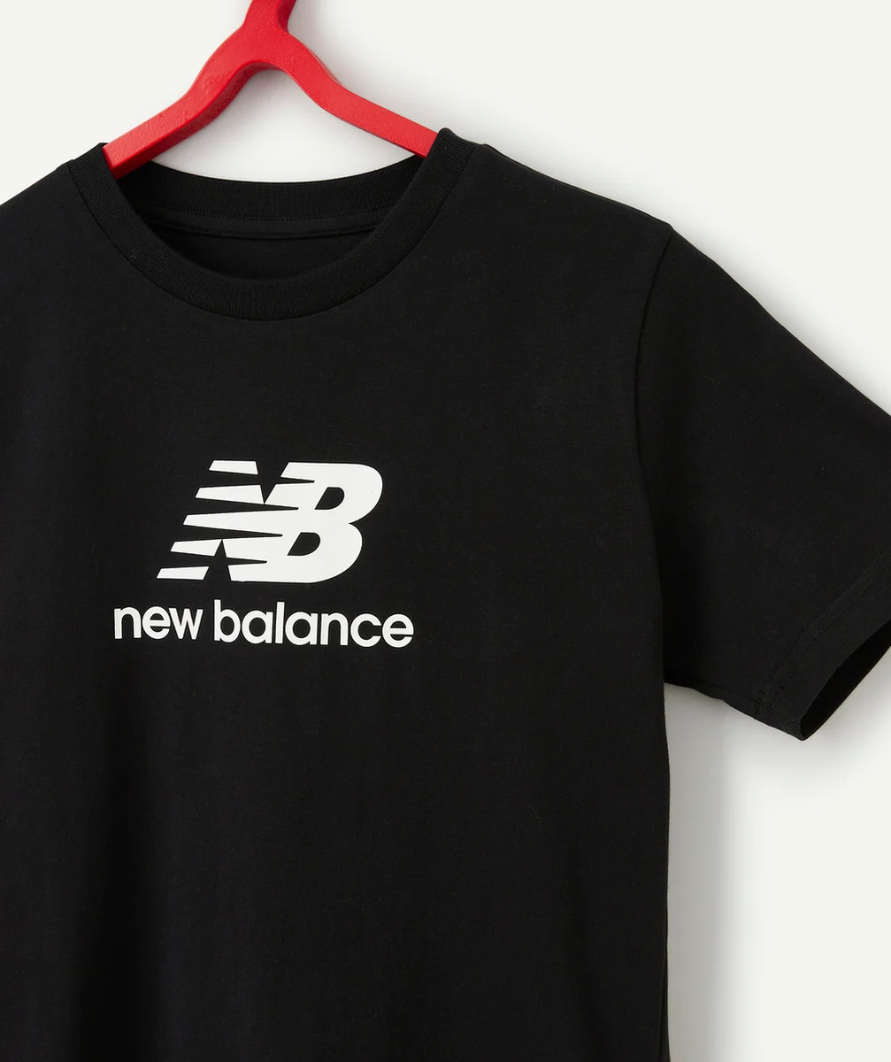 NEW BALANCET-SHIRT À MANCHES COURTES NOIR GARÇON ESSENTIALS STACKED