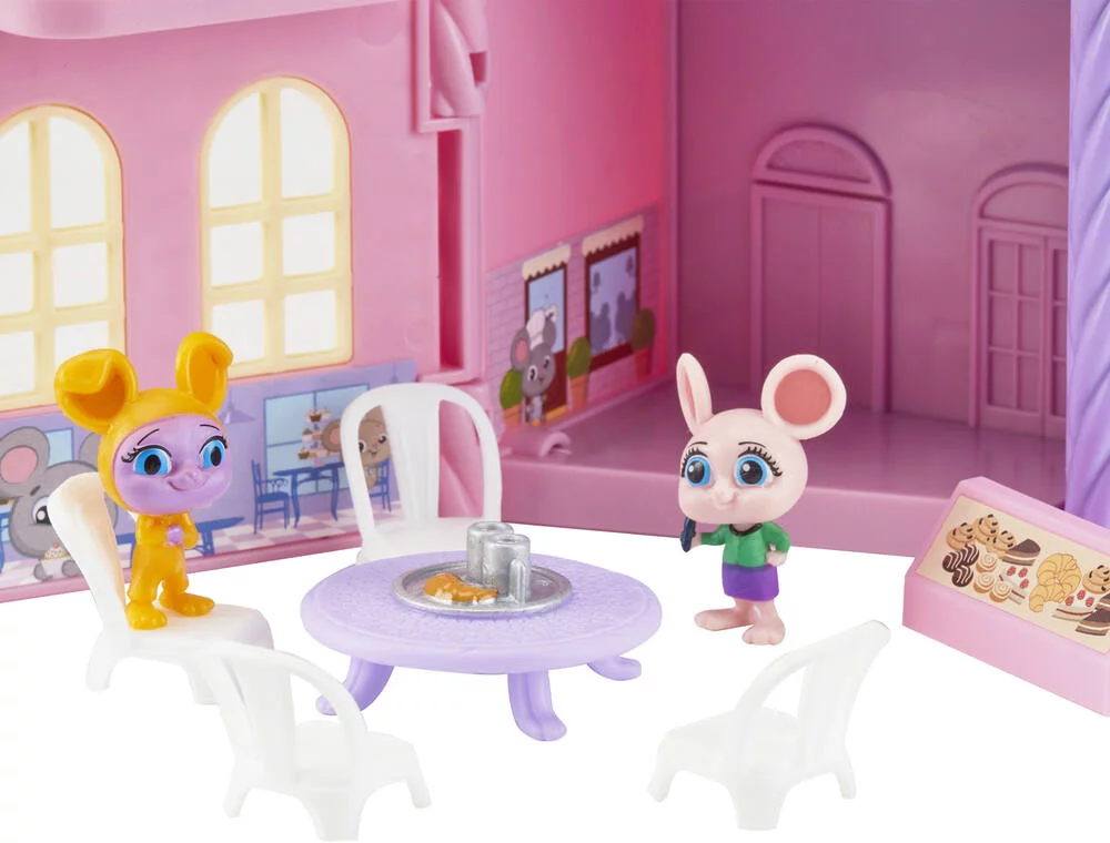 MOUSE IN THE HOUSE - HOTEL DE MILLIE